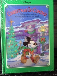 Disney'S Christmas Is Coming!: A Foldaround Popup Book Featuring Mickey Mouse And Friends,New