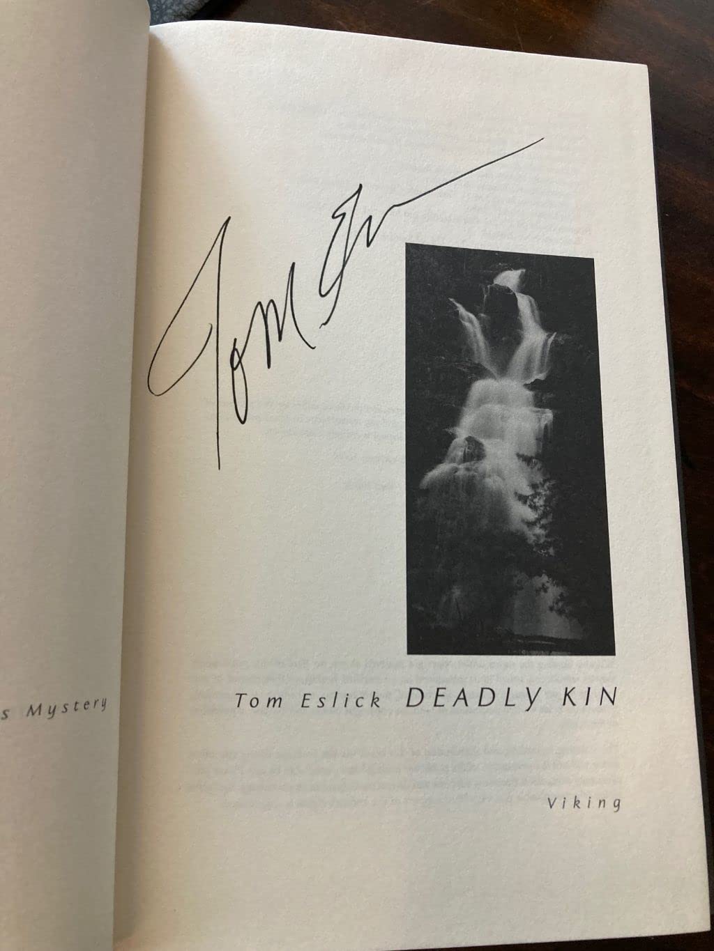 Deadly Kin: A White Mountains Mystery,Used