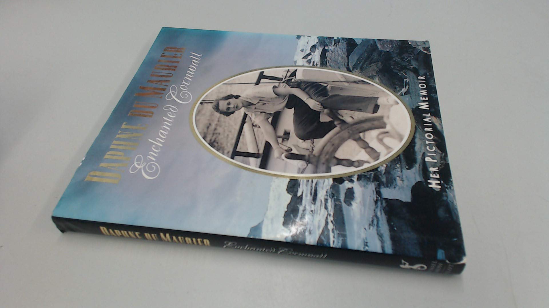 Enchanted Cornwall: Her Pictorial Memoir,Used