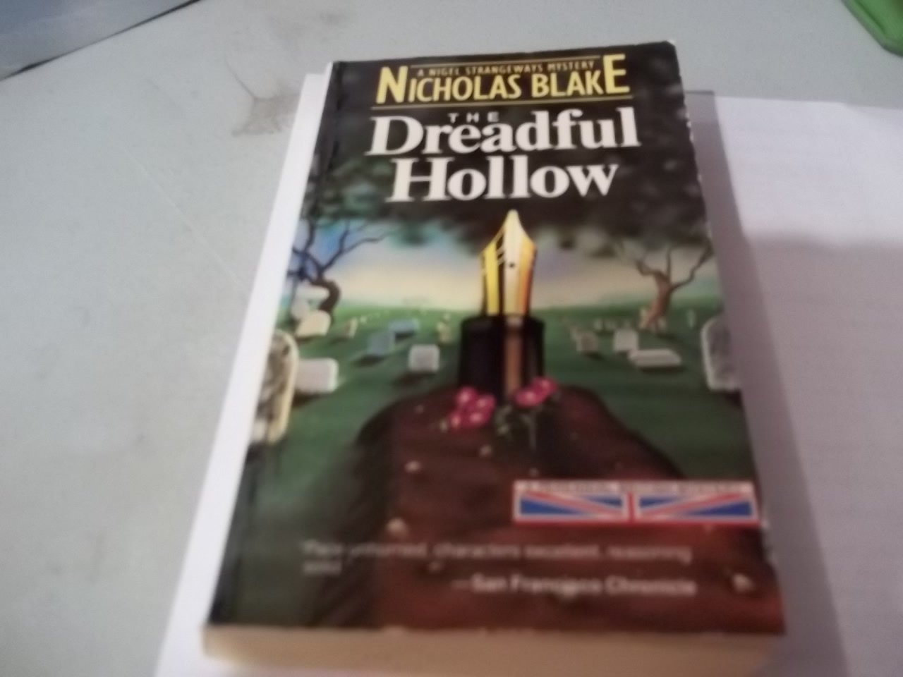 Dreadful Hollow: A Nigel Strangeways Mystery,Used