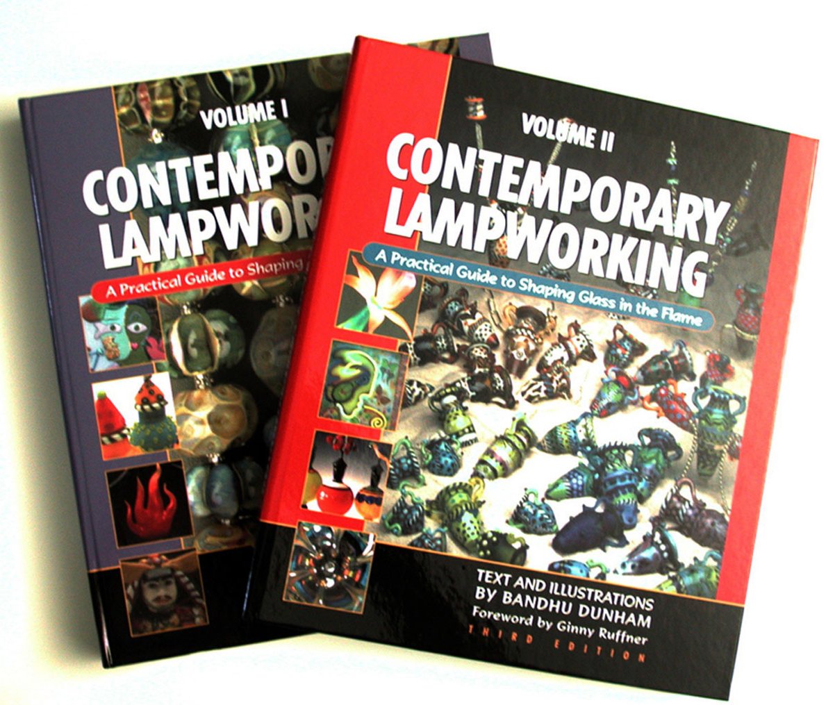 Contemporary Lampworking: A Practical Guide to Shaping Glass in the Flame (Volume 1 and 2) Third Edition,Used
