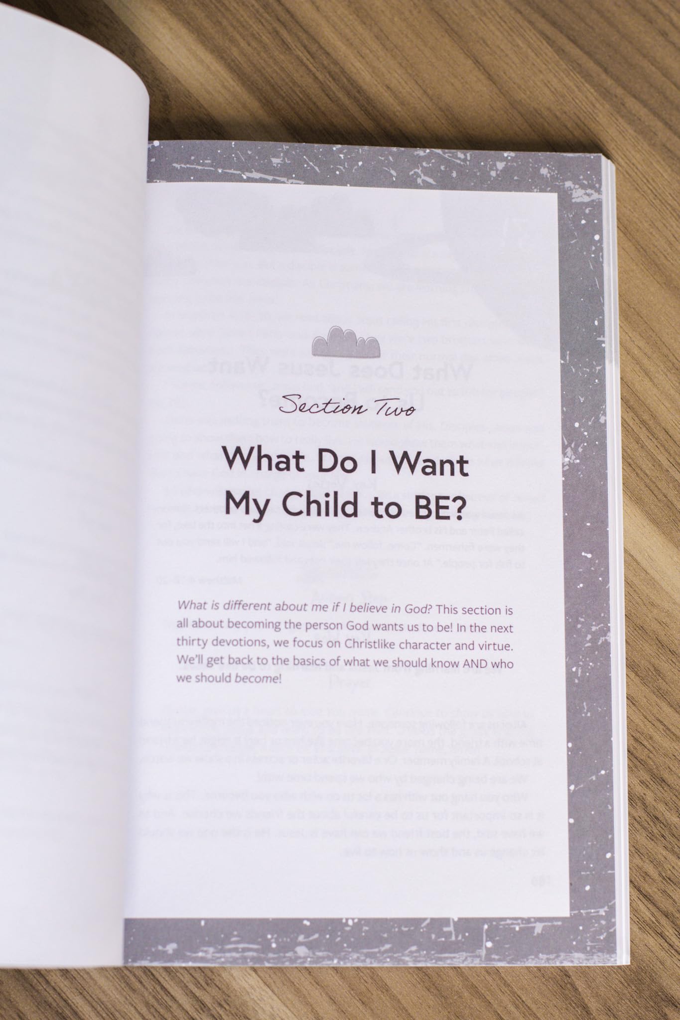 Bedtime Family Devotional: 90 Devotions to Help Your Family Love and Live for God,Used