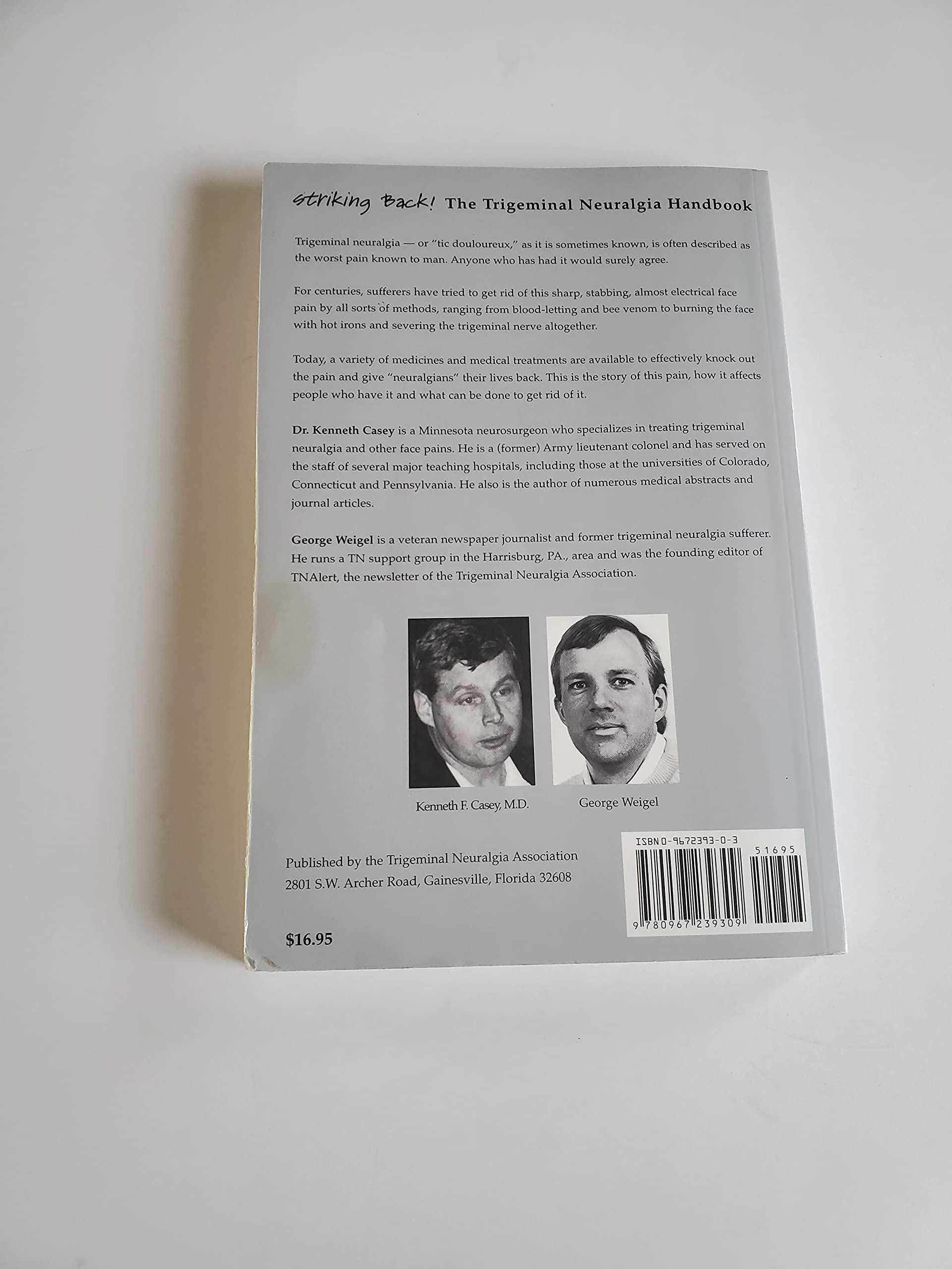 Striking Back: The Trigeminal Neuralgia Handbook (Unabridged),Used