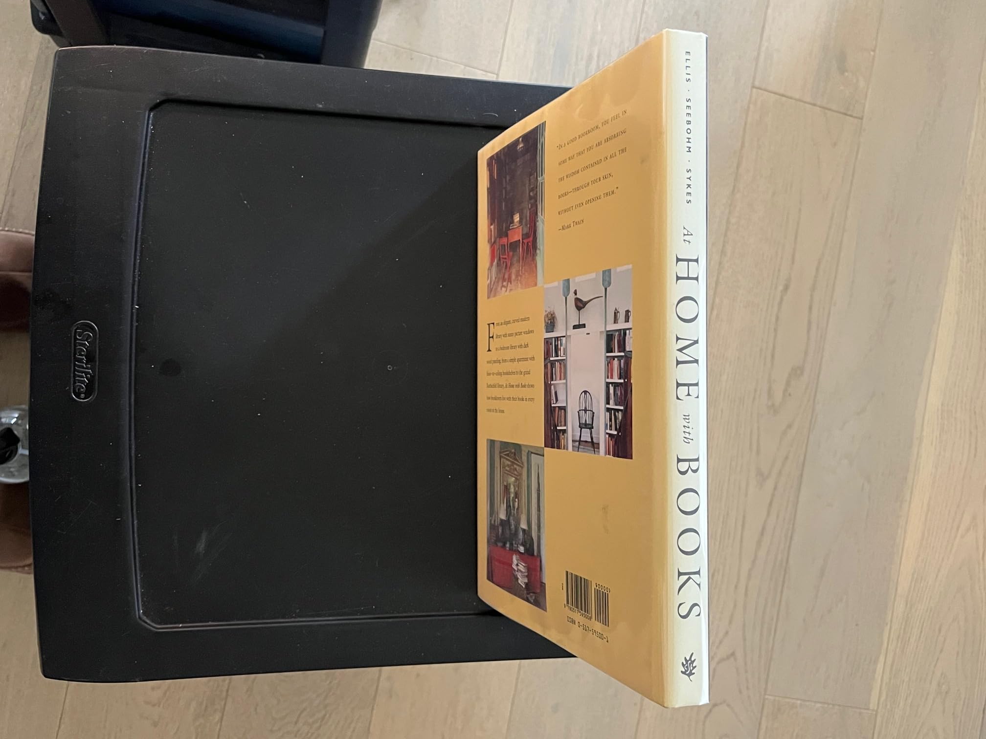 At Home with Books: How Booklovers Live with and Care for Their Libraries,New