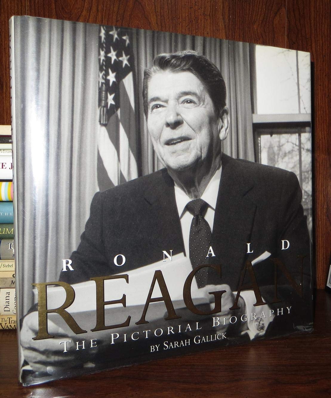 Ronald Reagan: The Pictorial Biography,Used