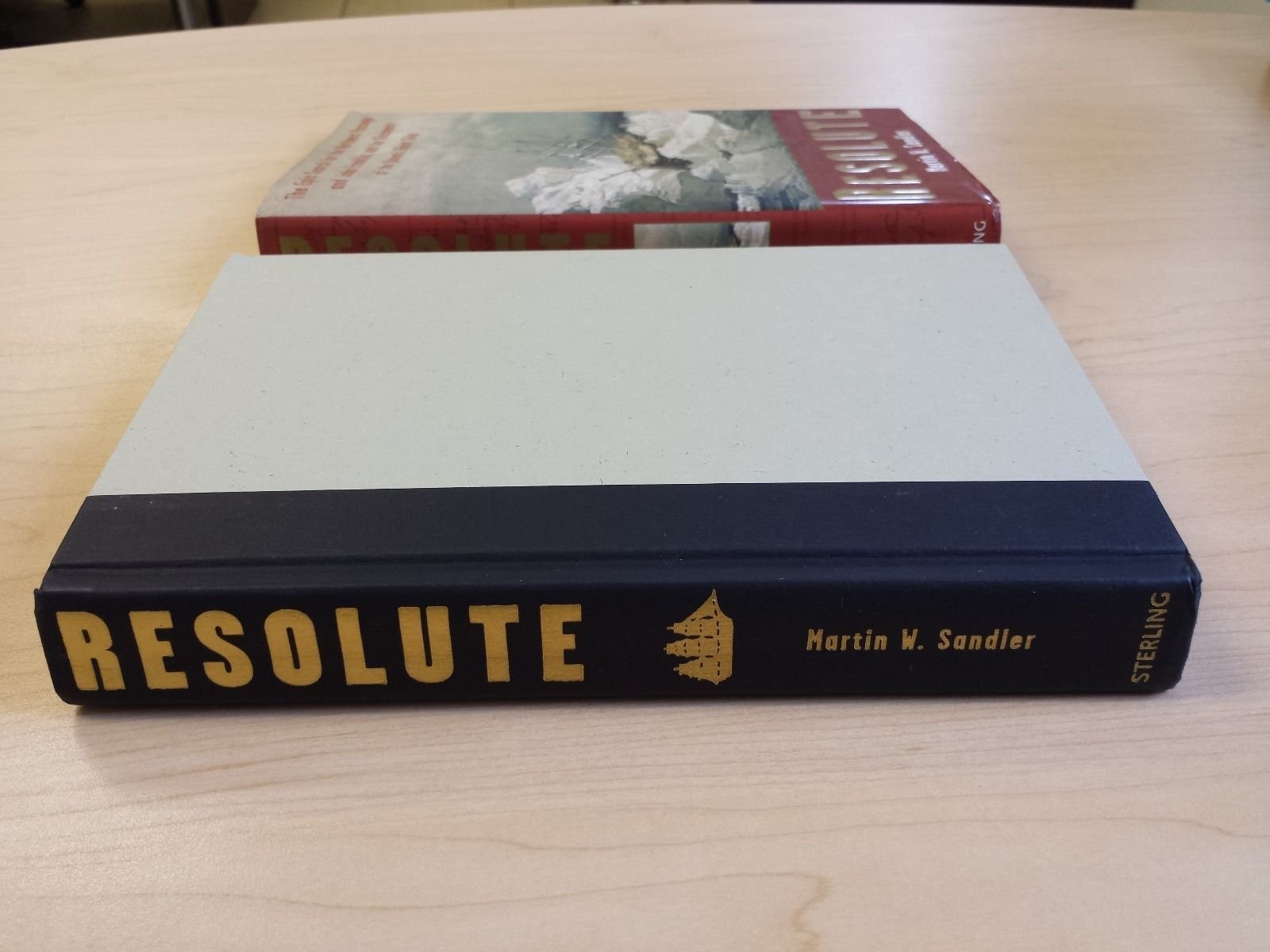 Resolute: The Epic Search for the Northwest Passage and John Franklin, and the Discovery of the Queen's Ghost Ship,Used