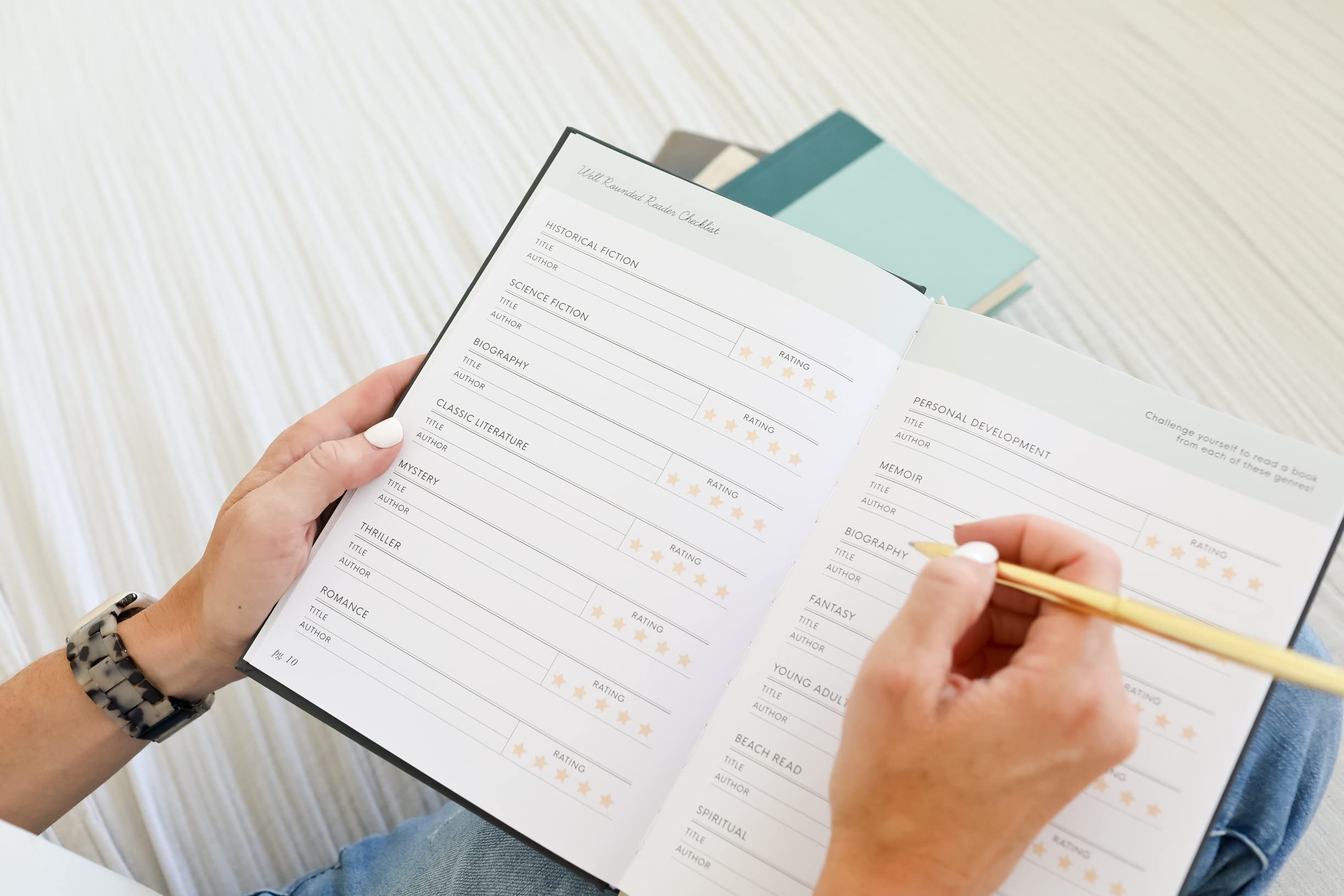Reading Journal: For the Love of Books, A Book Journal and Planner for Book Lovers to Track, Log and Review,Used