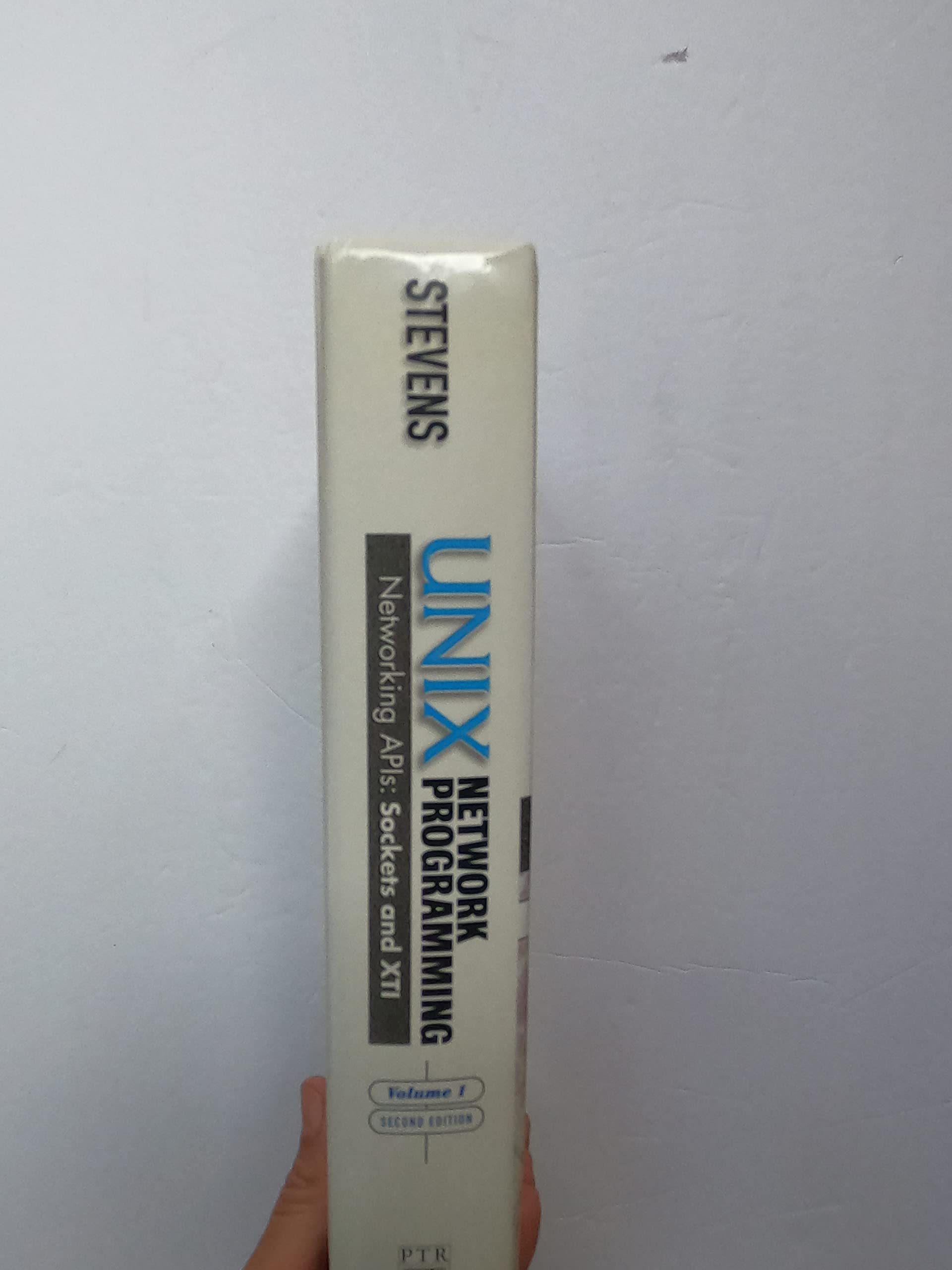 UNIX Network Programming: Networking APIs: Sockets and XTI; Volume 1,New