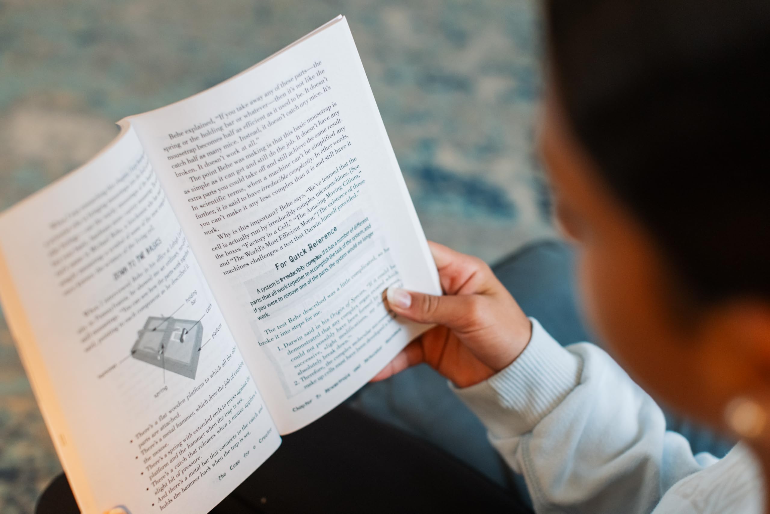 The Case for a Creator Student Edition: A Journalist Investigates Scientific Evidence that Points Toward God (Case for  Series f,Used
