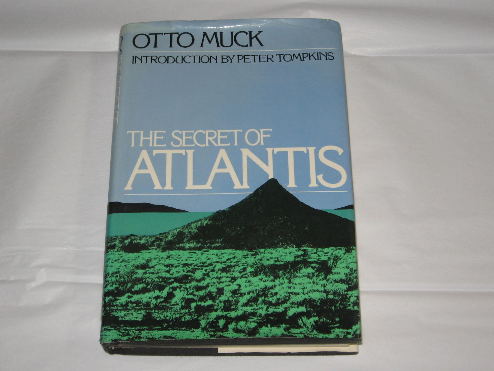 The Secret of Atlantis (English and German Edition),Used
