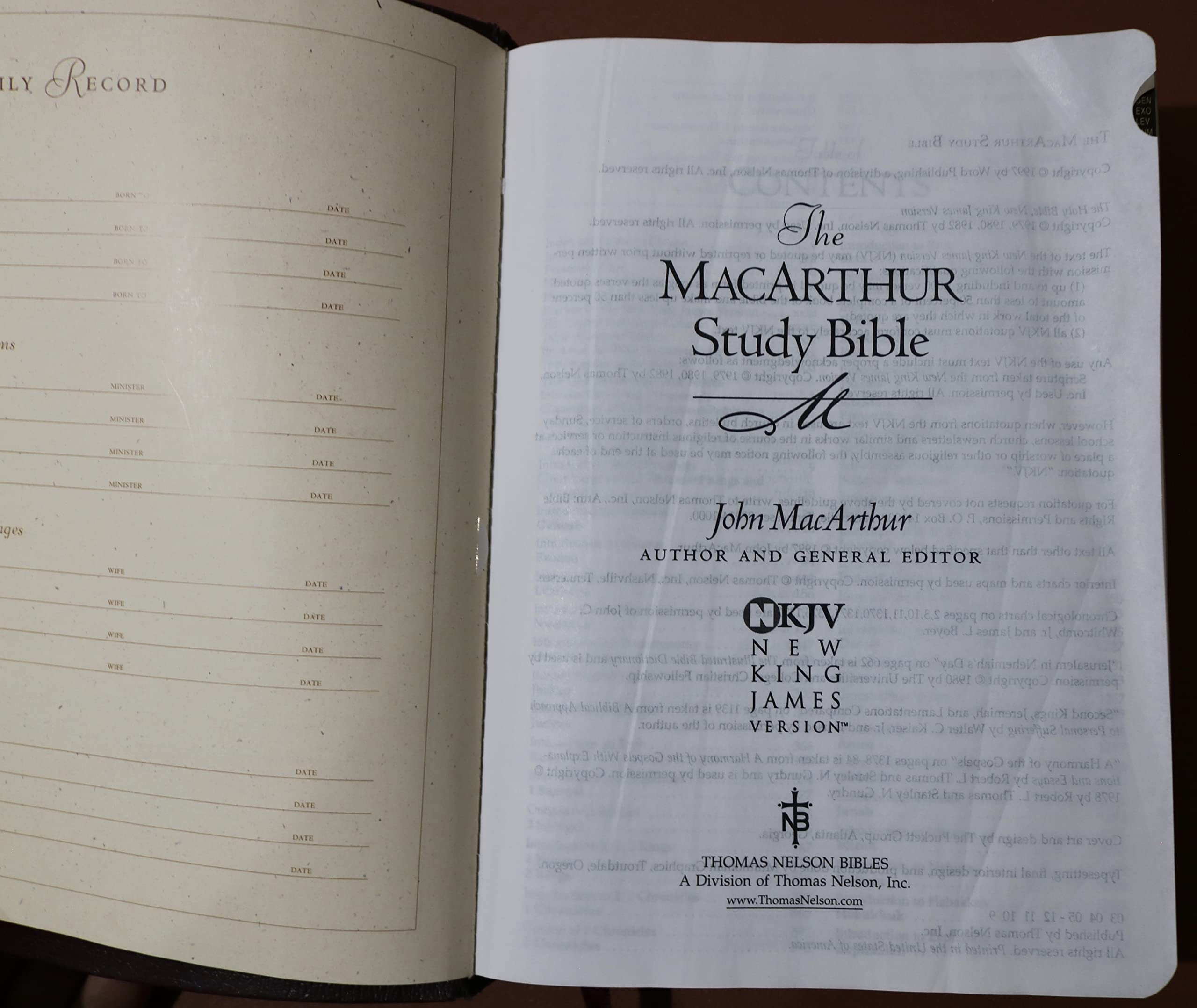 The Macarthur Study Bible ~ New King James Version (NKJV),New