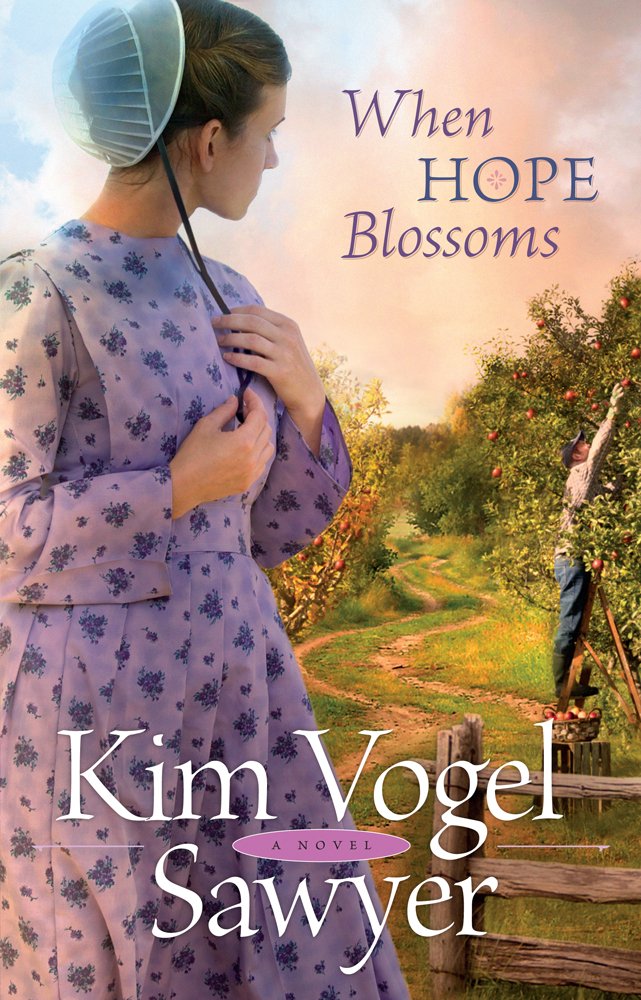 When Hope Blossoms (Thorndike Press Large Print Christian Romance),Used