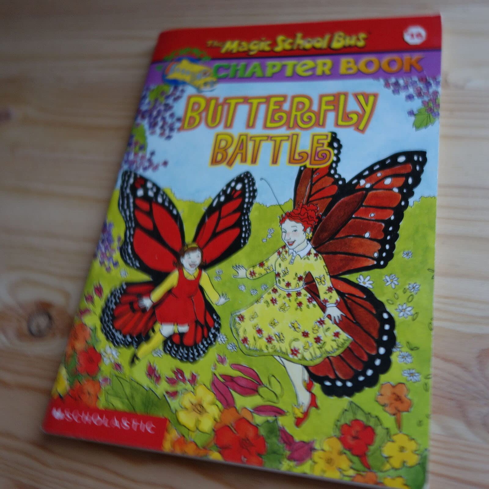 Butterfly Battle (The Magic School Bus Chapter Book #16),New