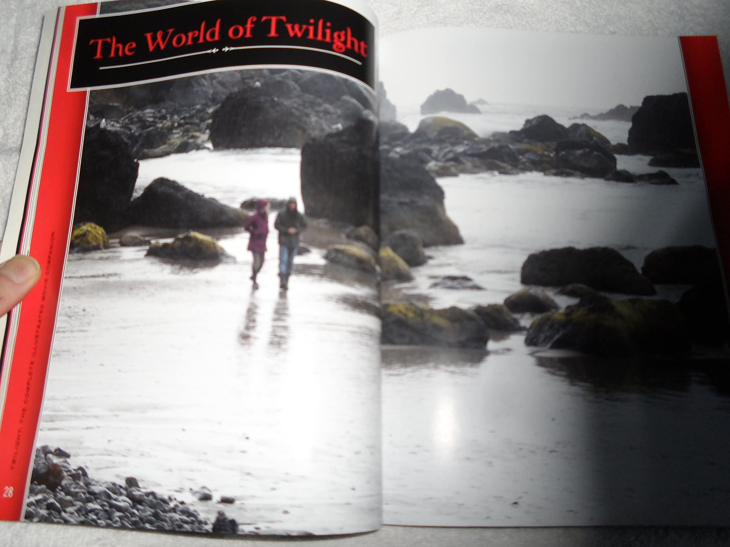 Twilight: The Complete Illustrated Movie Companion,New