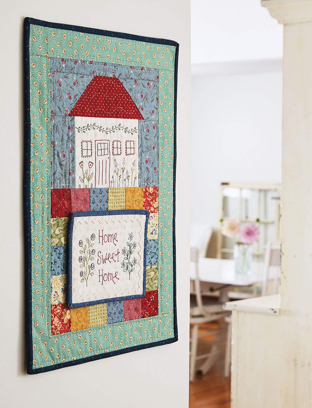 Changing Seasons: 17 Embroideries to Mix and Match,New