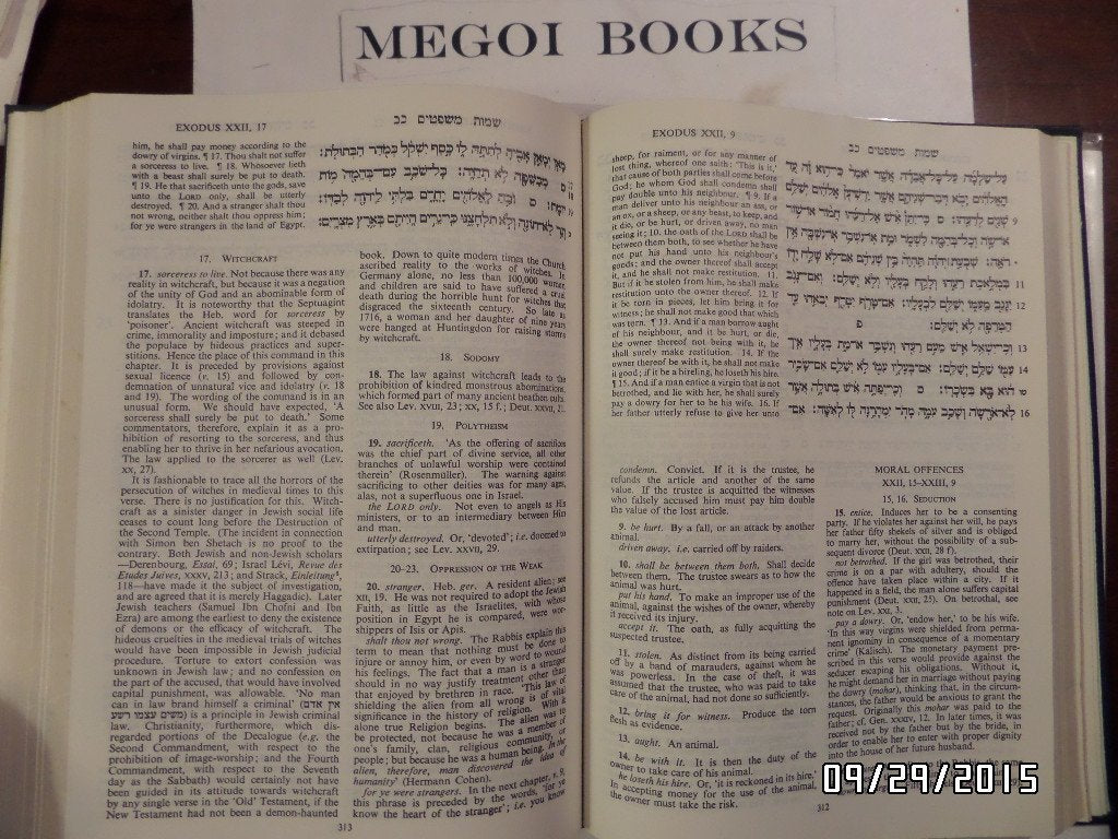 The Pentateuch and Haftorahs: Hebrew Text English Translation and Commentary (English and Hebrew Edition),Used