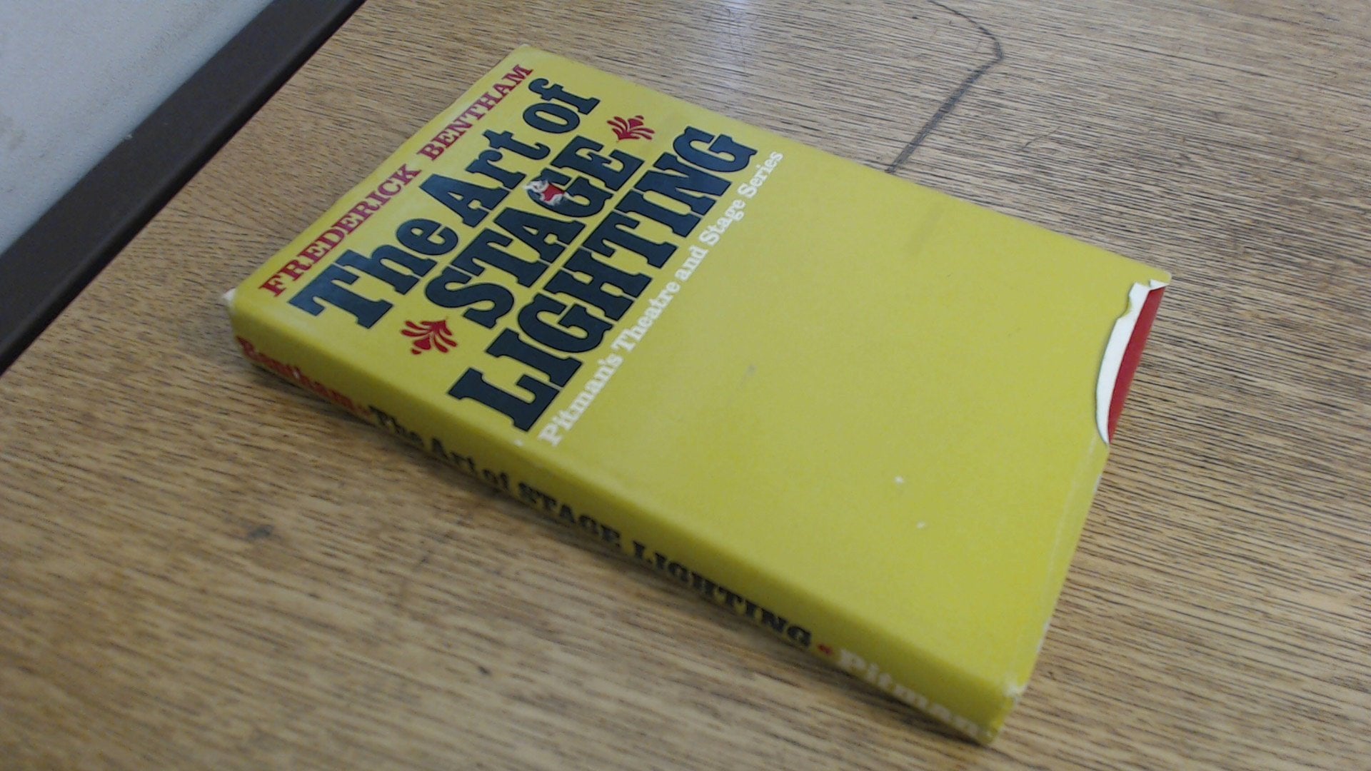 The art of stage lighting (Theatre and stage series),Used
