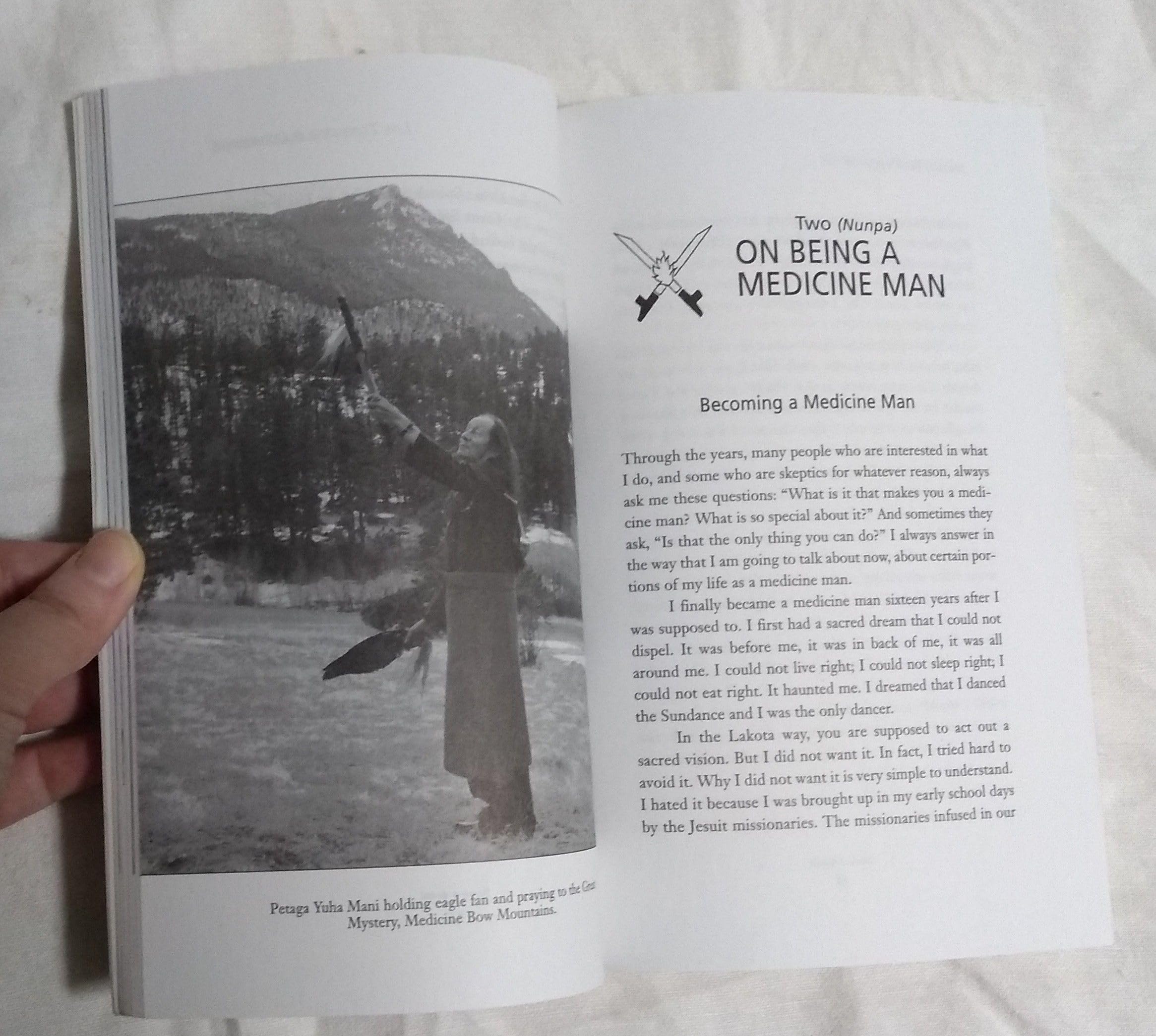 Sacred Fireplace (Oceti Wakan): Life and Teachings of a Lakota Medicine Man,Used
