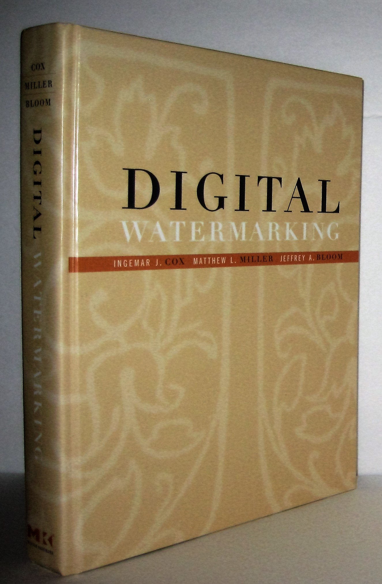 Digital Watermarking (The Morgan Kaufmann Series in Multimedia Information and Systems),Used