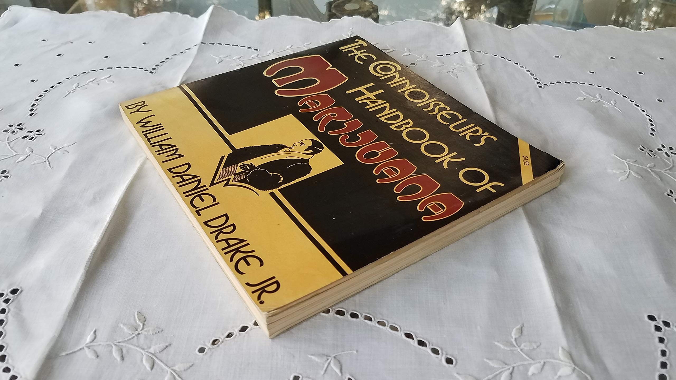 Connoisseur'S Handbook Of Marijuana,Used