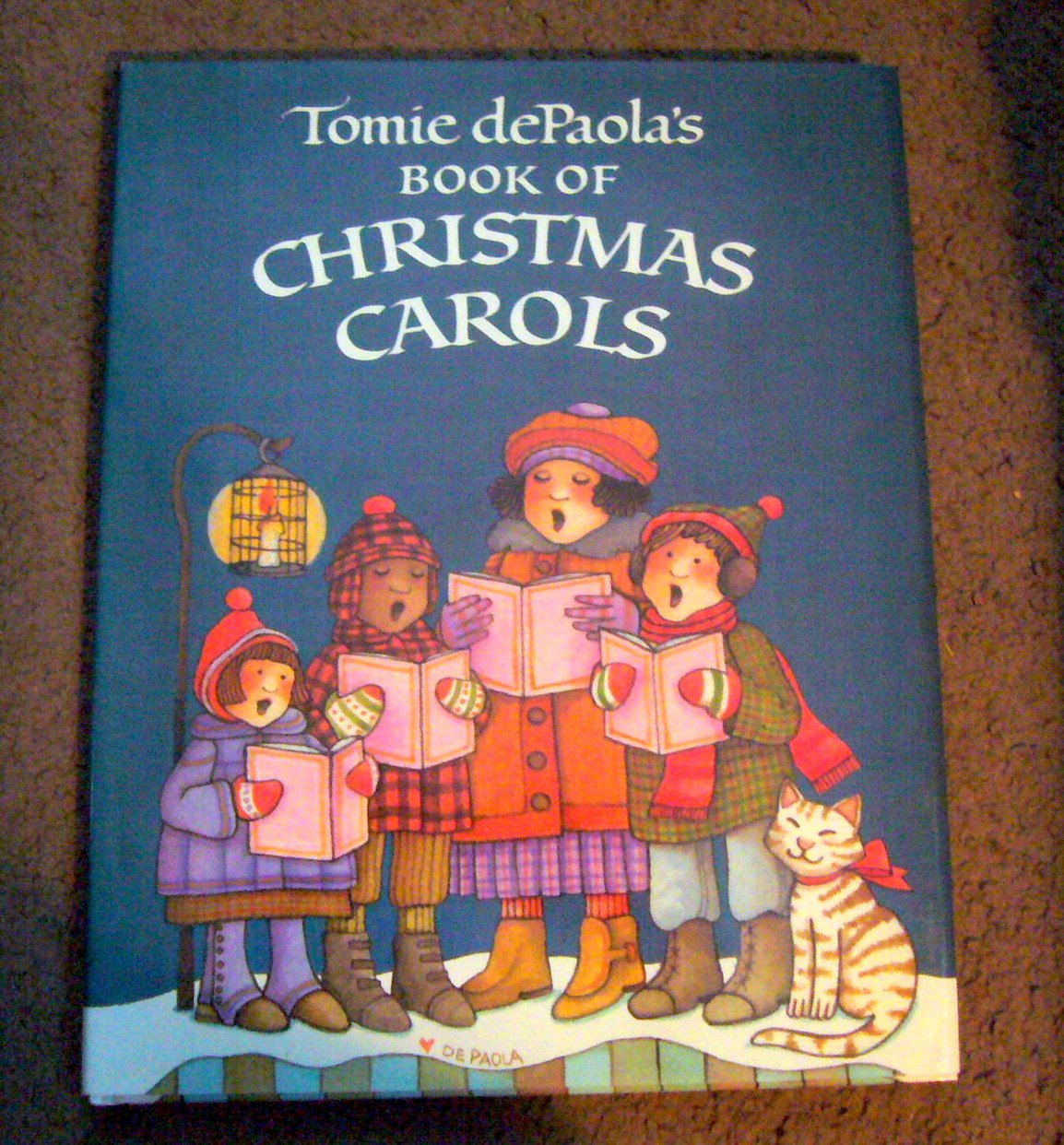Tomie dePaola's Book Of Christmas Carols,New
