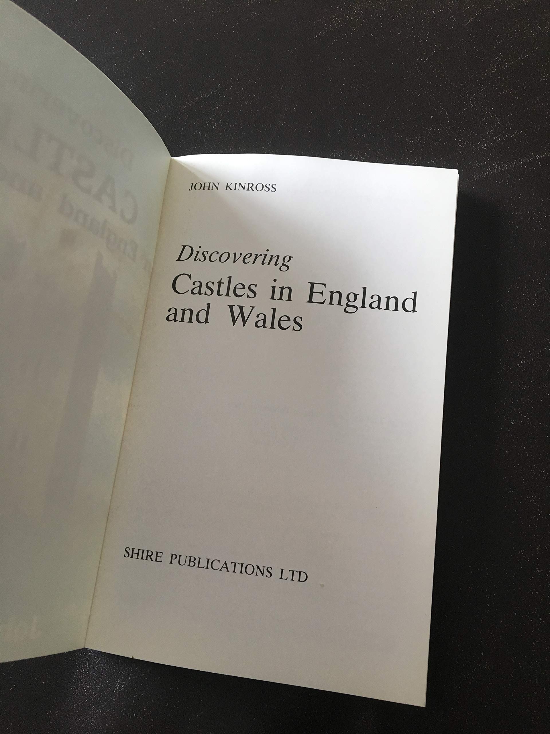 Discovering Castles in England and Wales,New