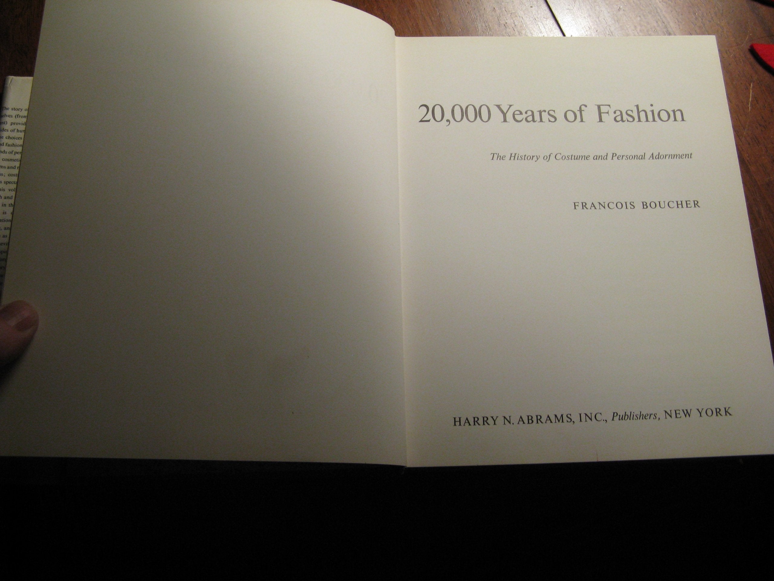 20,000 Years of Fashion: The History of Costume and Personal Adornment,Used