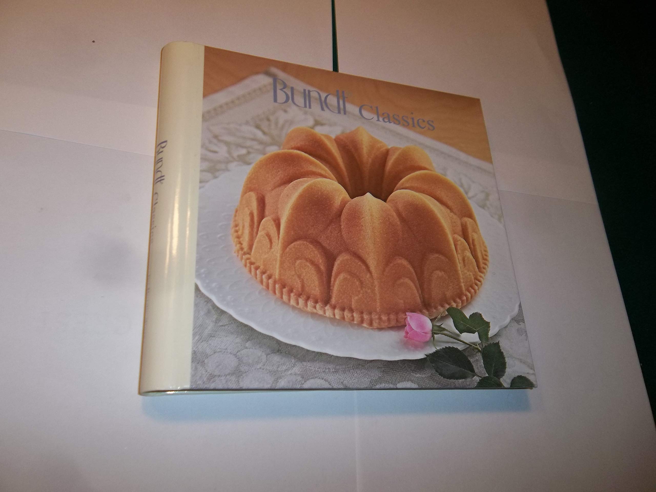Nordic Ware Hard Cover Bundt Cookbook with 150 Recipes,New
