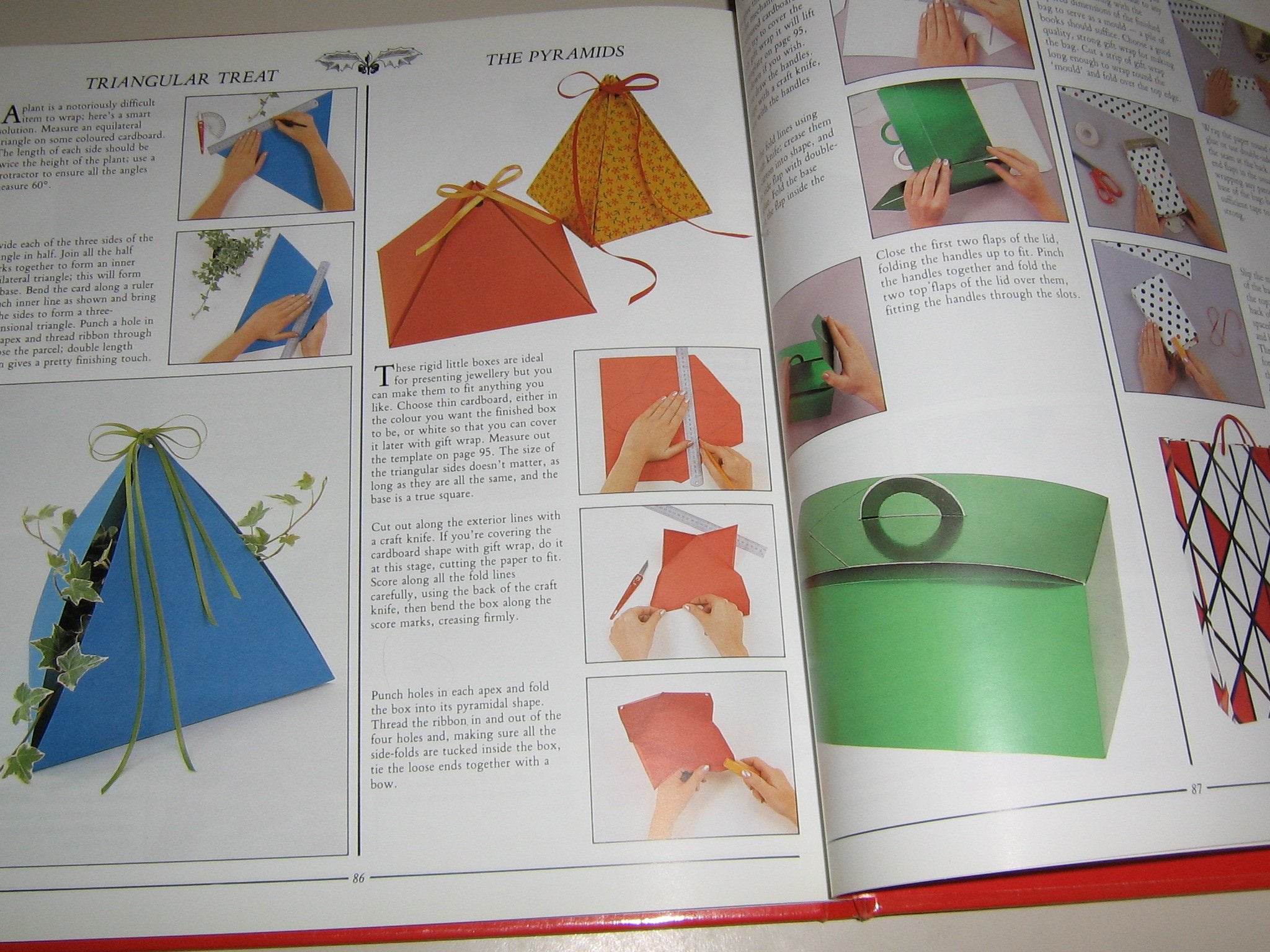 Christmas Craft Book (Creative Design),Used