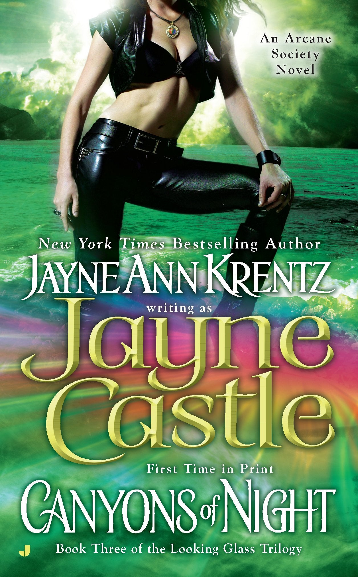Canyons Of Night (Thorndike Press Large Print Basic Series: The Looking Glass Trilogy),New