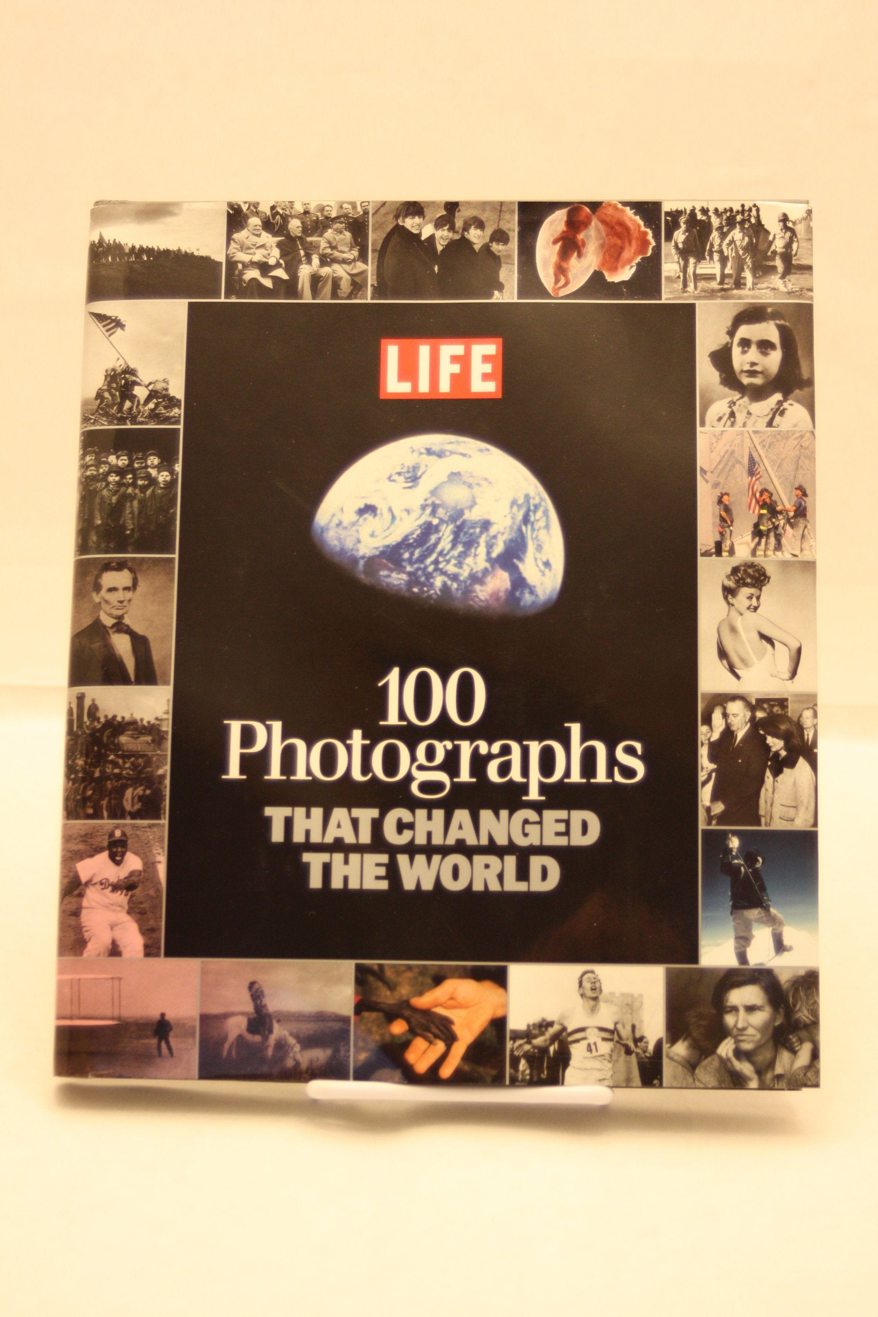 100 Photographs That Changed the World,New