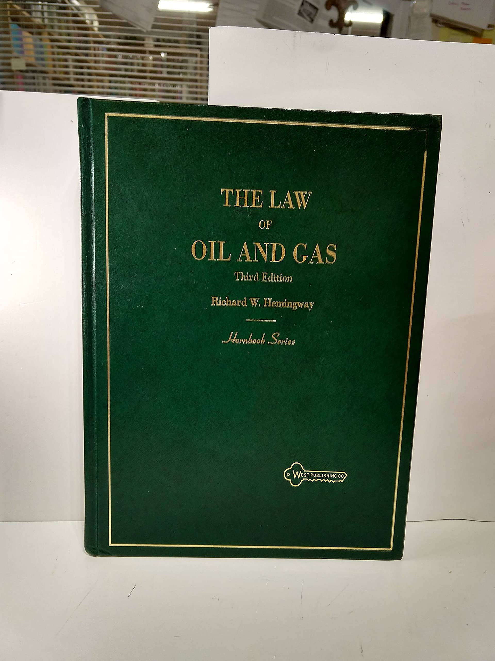 The Law of Oil and Gas (HORNBOOK SERIES STUDENT EDITION),Used
