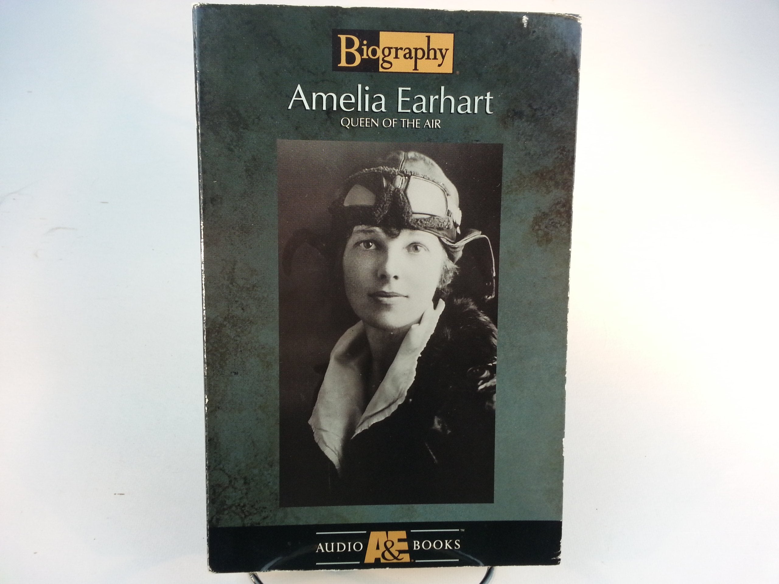 Amelia Earhart: Queen of the Air,Used