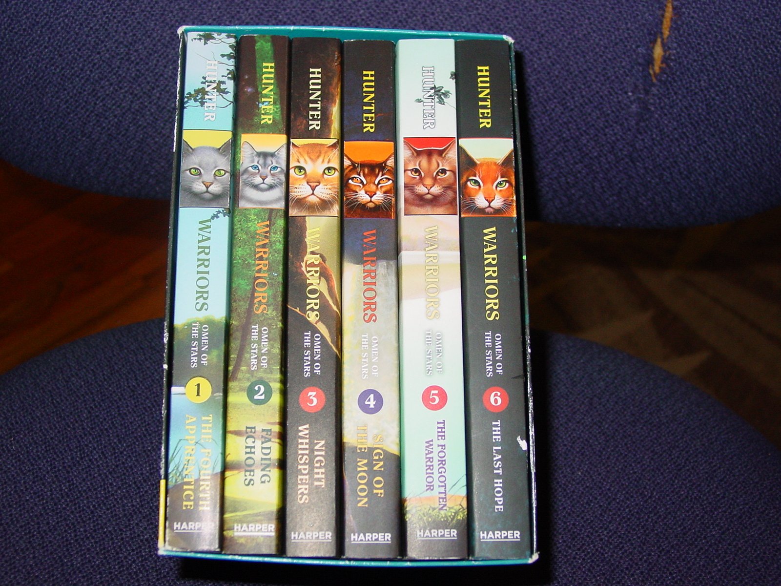 Warriors: Omen of the Stars Box Set: Volumes 1 to 6,Used