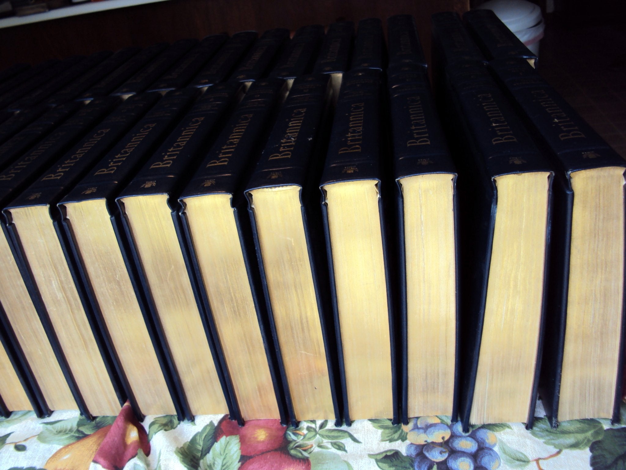 Encyclopaedia Britannica  32 Volume set,Used