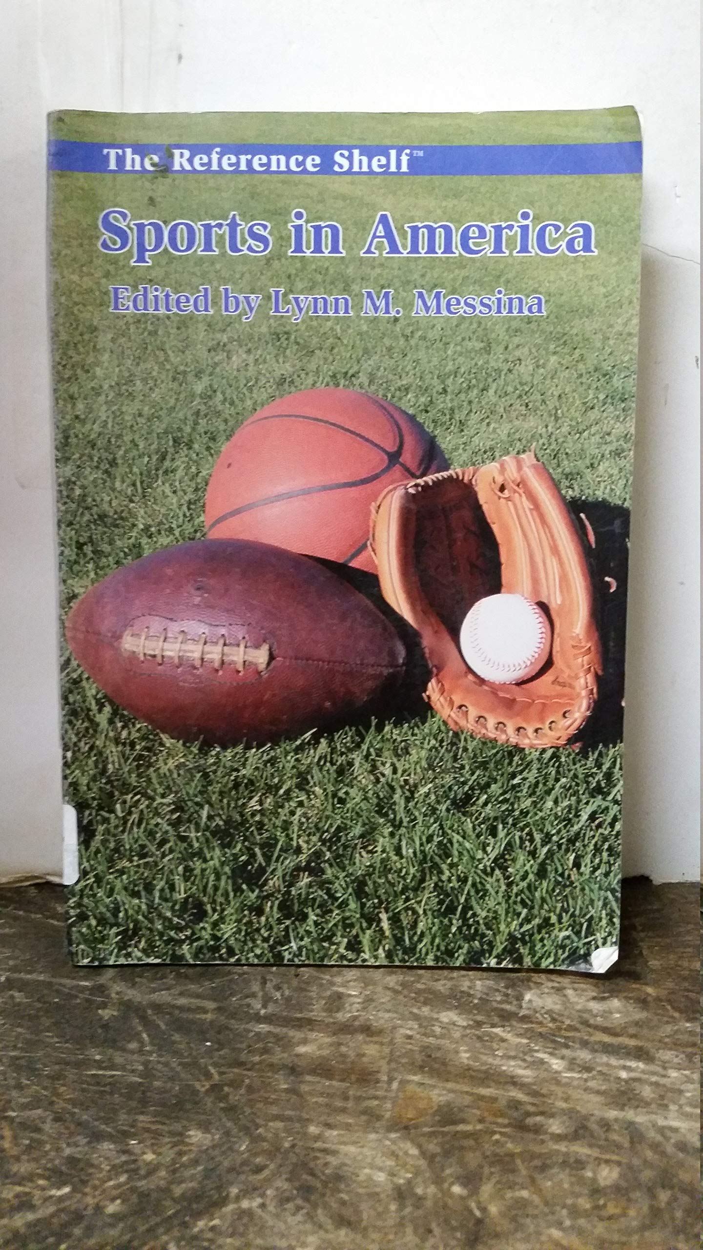 Sports in America (Reference Shelf),Used