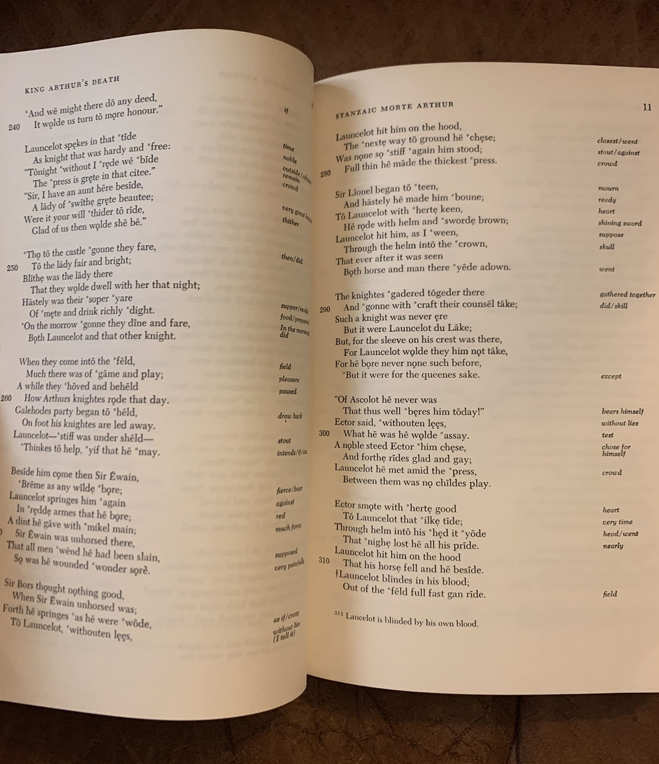 King Arthur's Death (Exeter Medieval Texts and Studies),Used