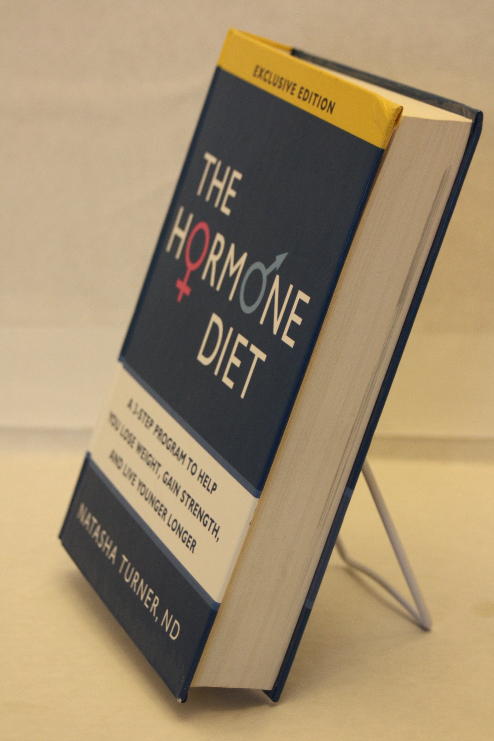 Hormone Diet, The: A 3Step Program to Help You Lose Weight, Gain Strength, and Live Younger Longer by Turner, Natasha (2010) Ha,Used