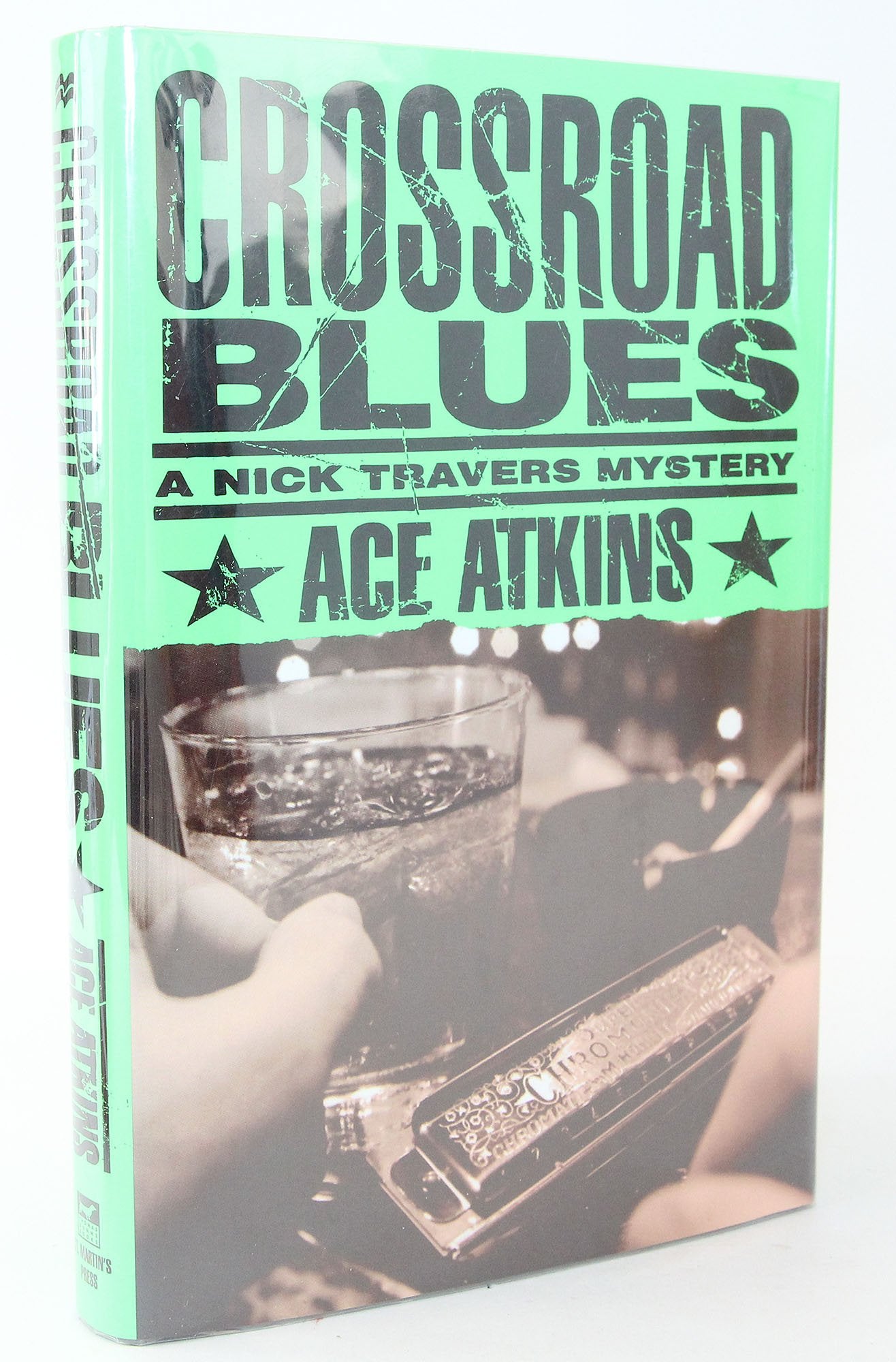 Crossroad Blues: A Nick Travers Mystery