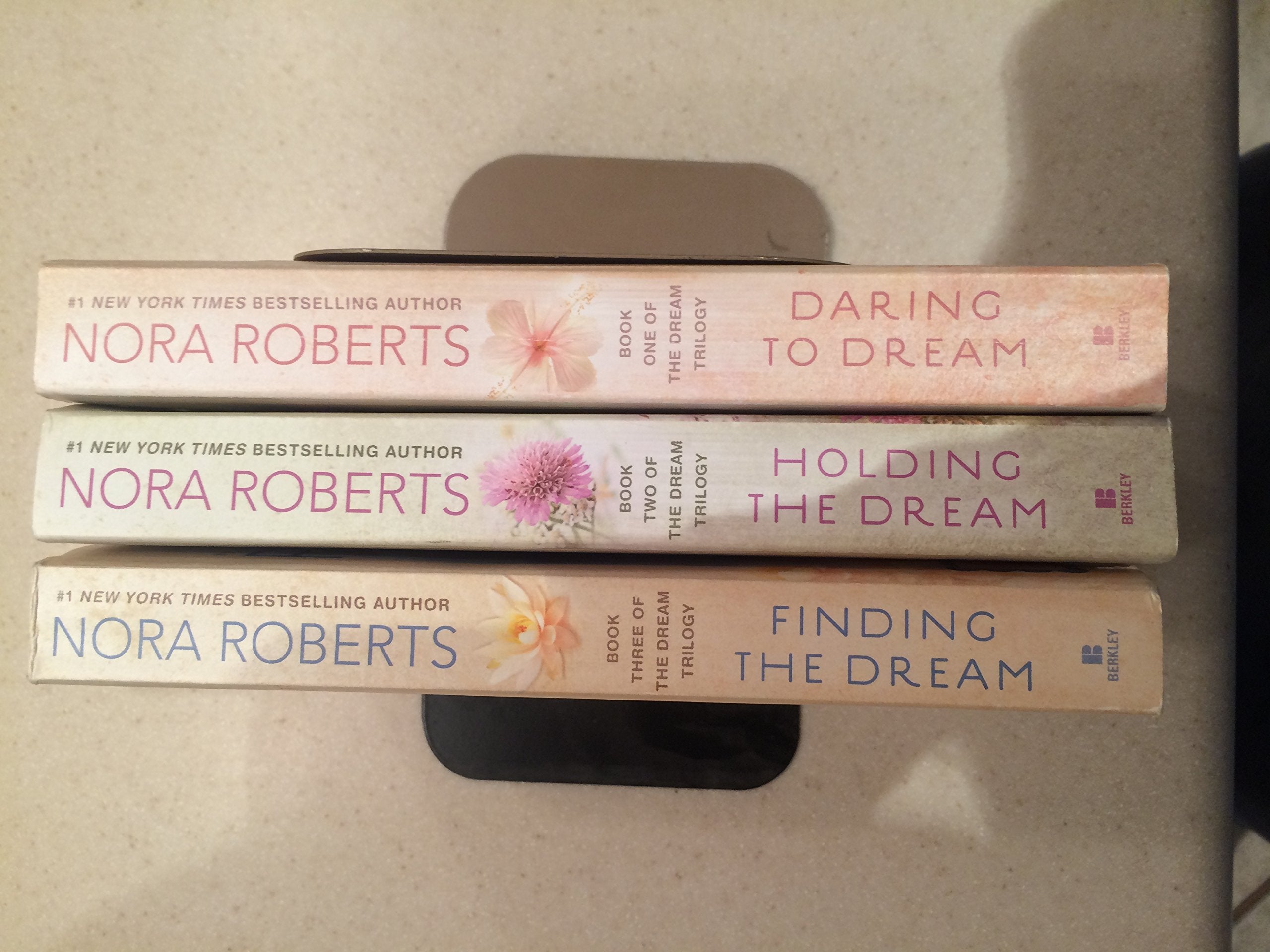 Dream Box Set (Dream Trilogy) Daring to Dream / Holding the Dream / Finding the Dream,Used