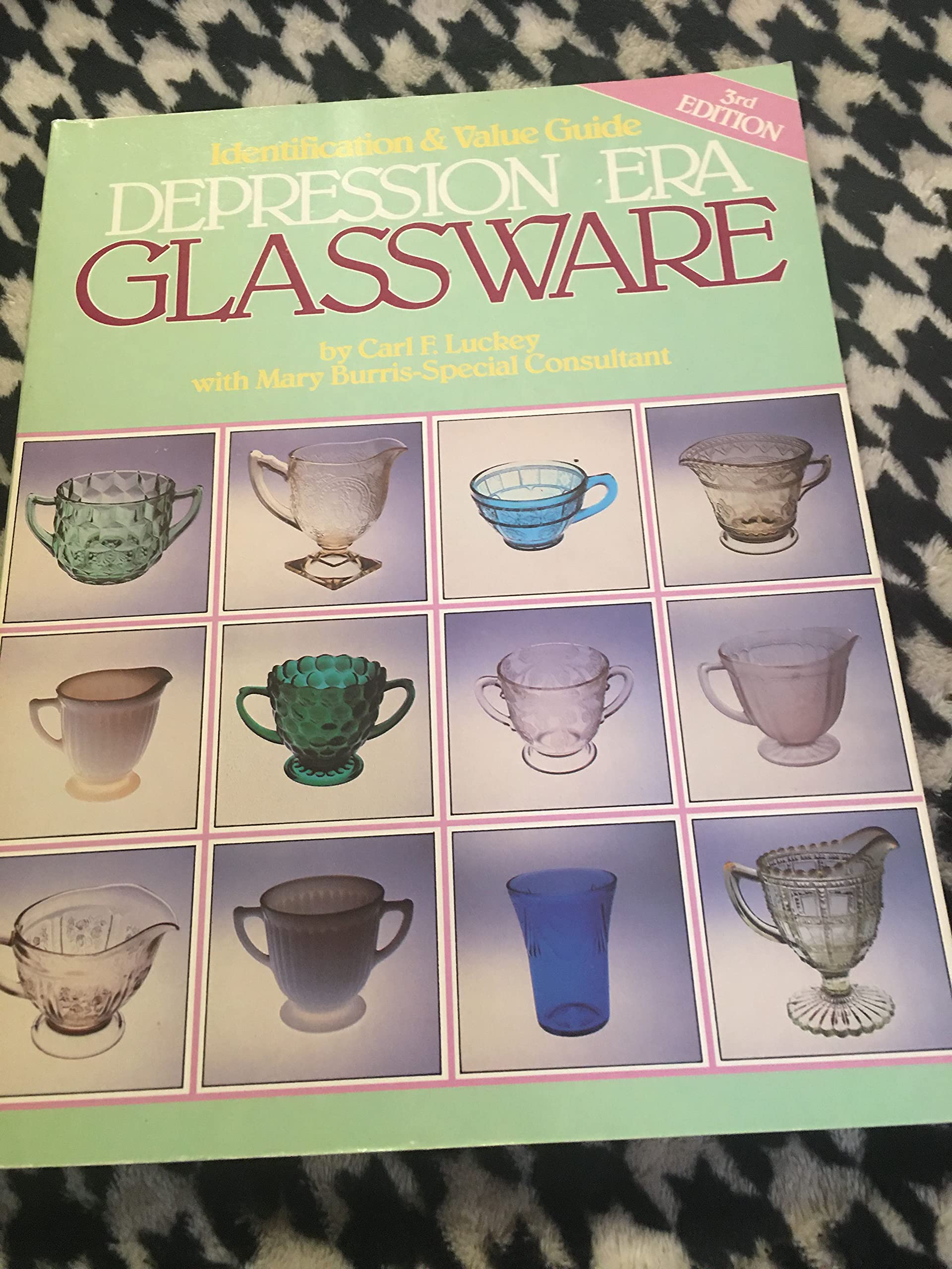 An Identification & Value Guide to Depression Era Glassware,Used