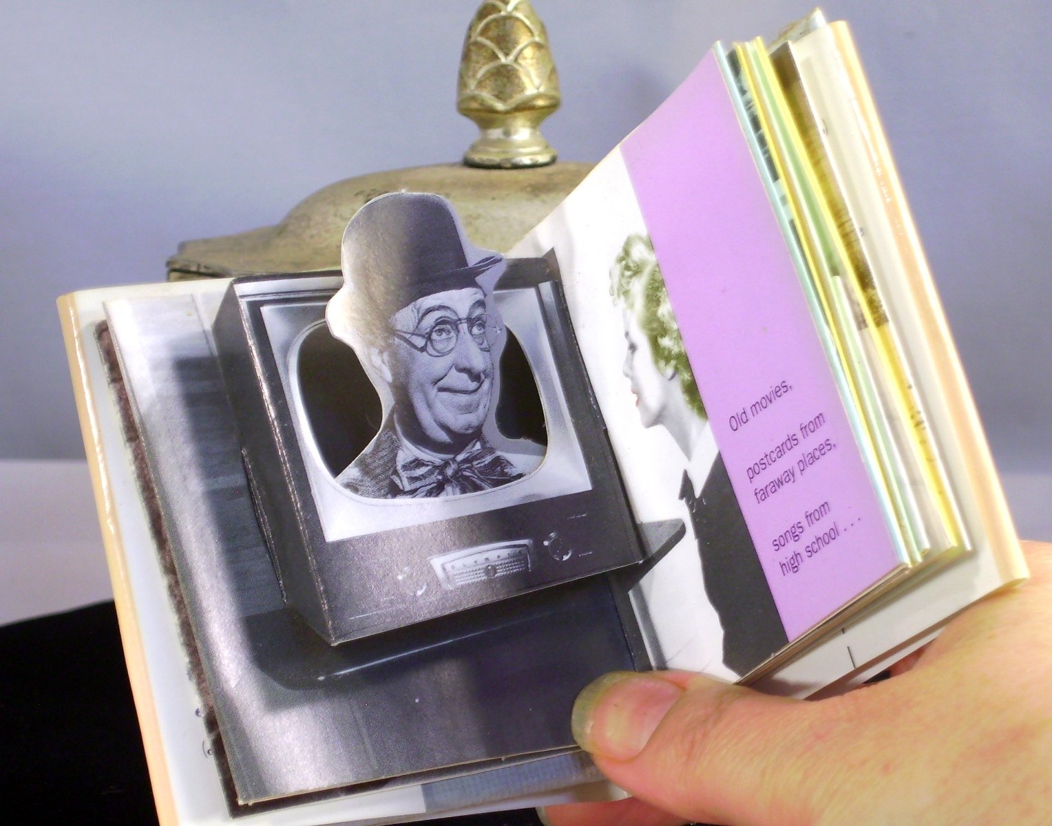 Smile!: TwentyFive Happy Reminders (Miniature PopUp Book),Used
