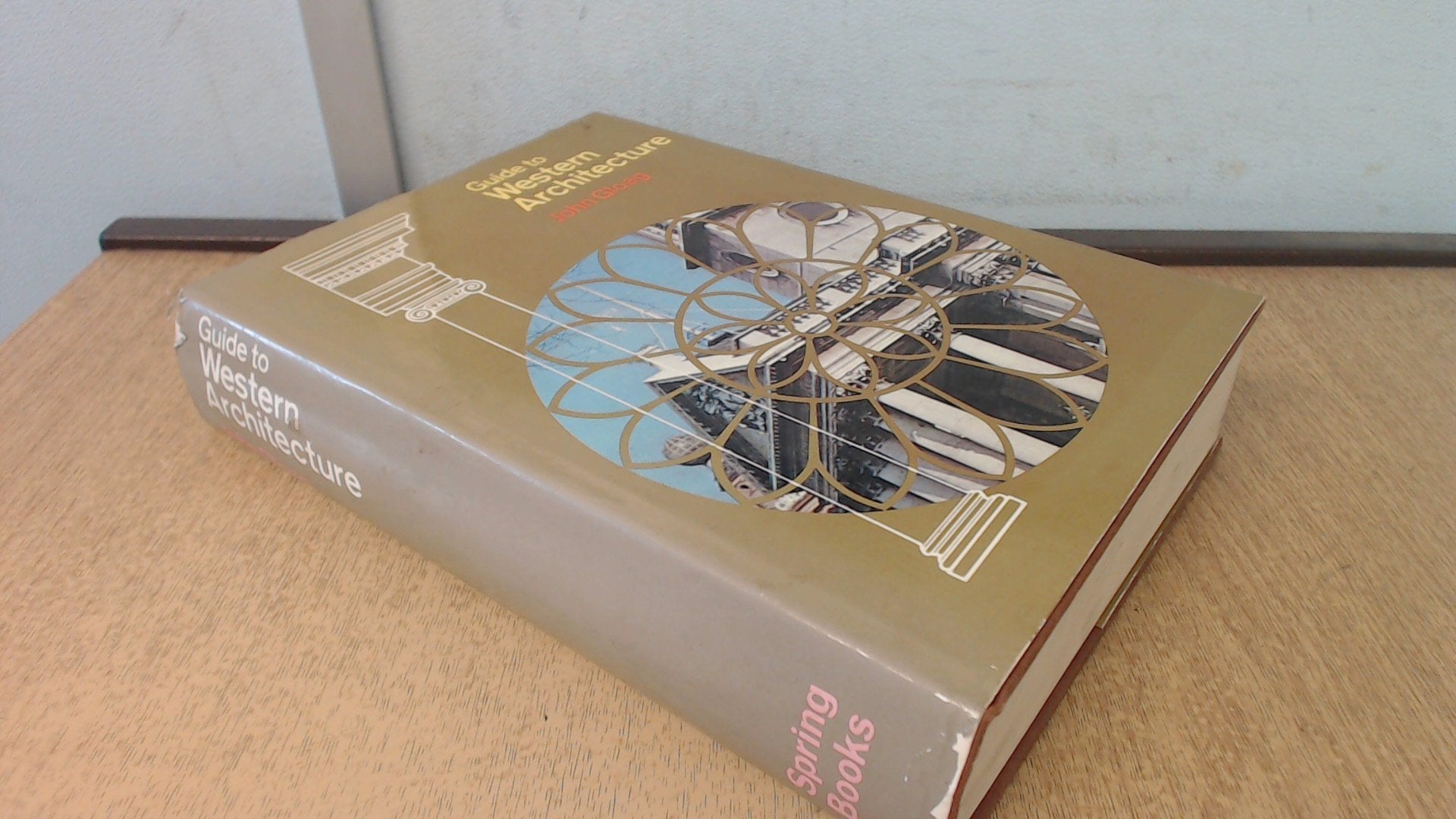 Guide to Western architecture;,Used