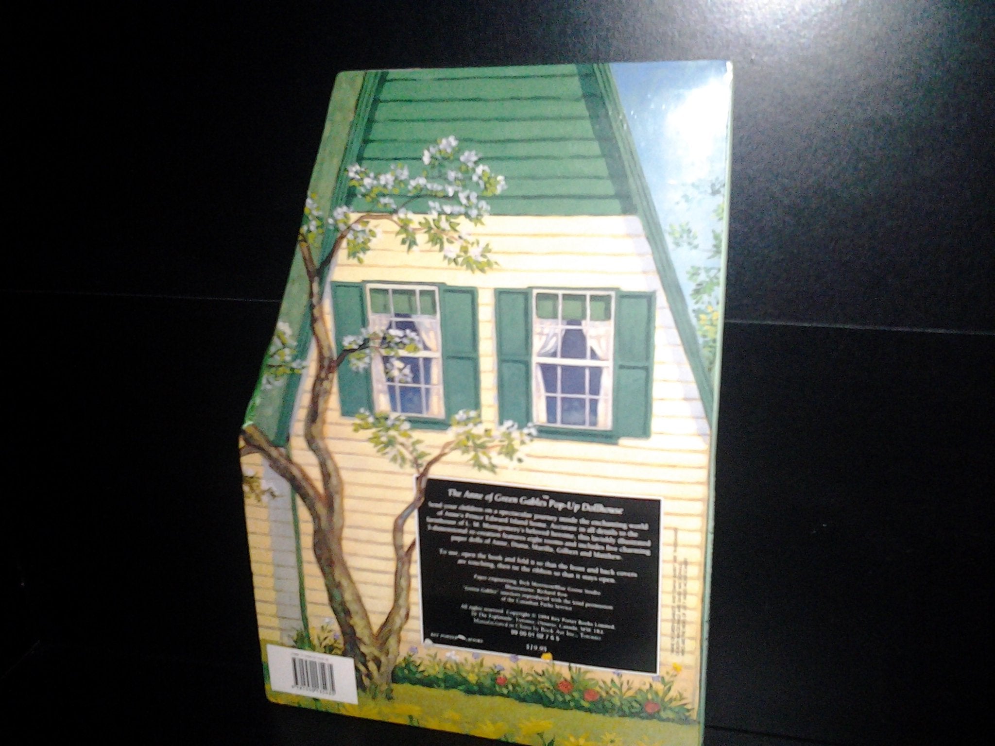 Anne of Green Gables Pop-Up Dolls House by Key Porter Books - Interactive Play Set for Children, Imaginative Fun