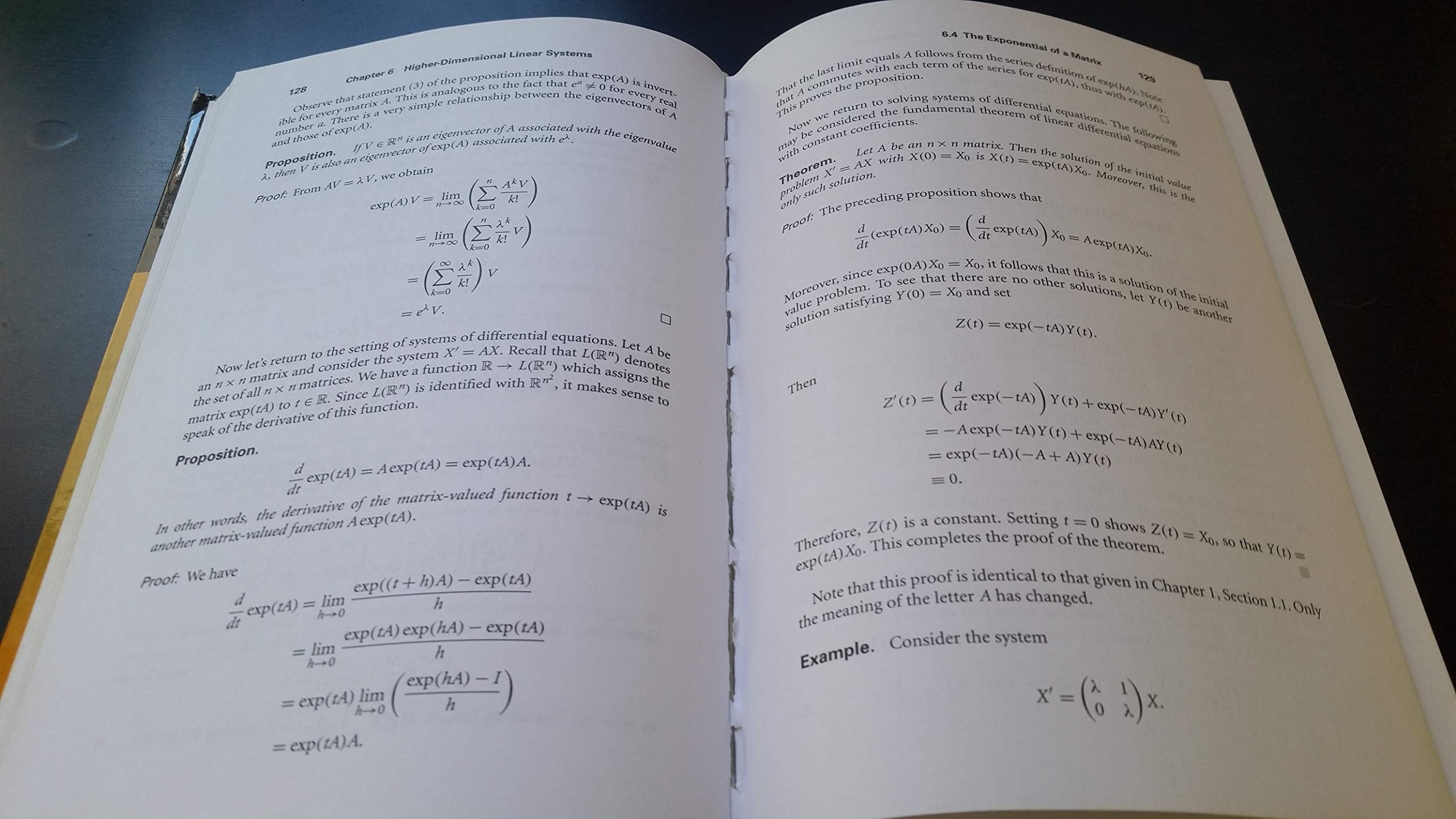 Differential Equations, Dynamical Systems, and an Introduction to Chaos,New