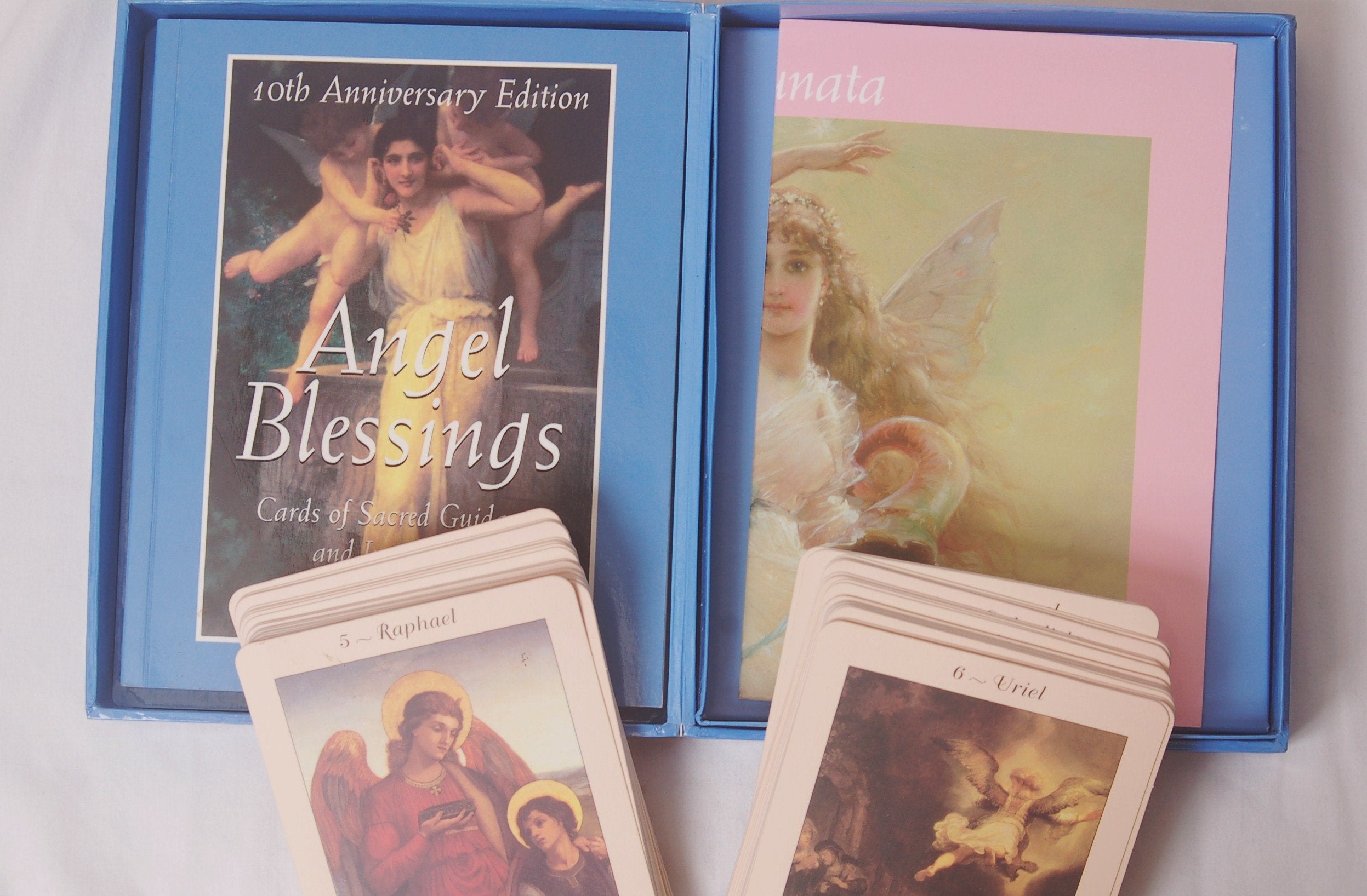 Angel Blessings: Cards of Sacred Guidance and Inspiration (10th Anniv. Edition Boxed Set),Used
