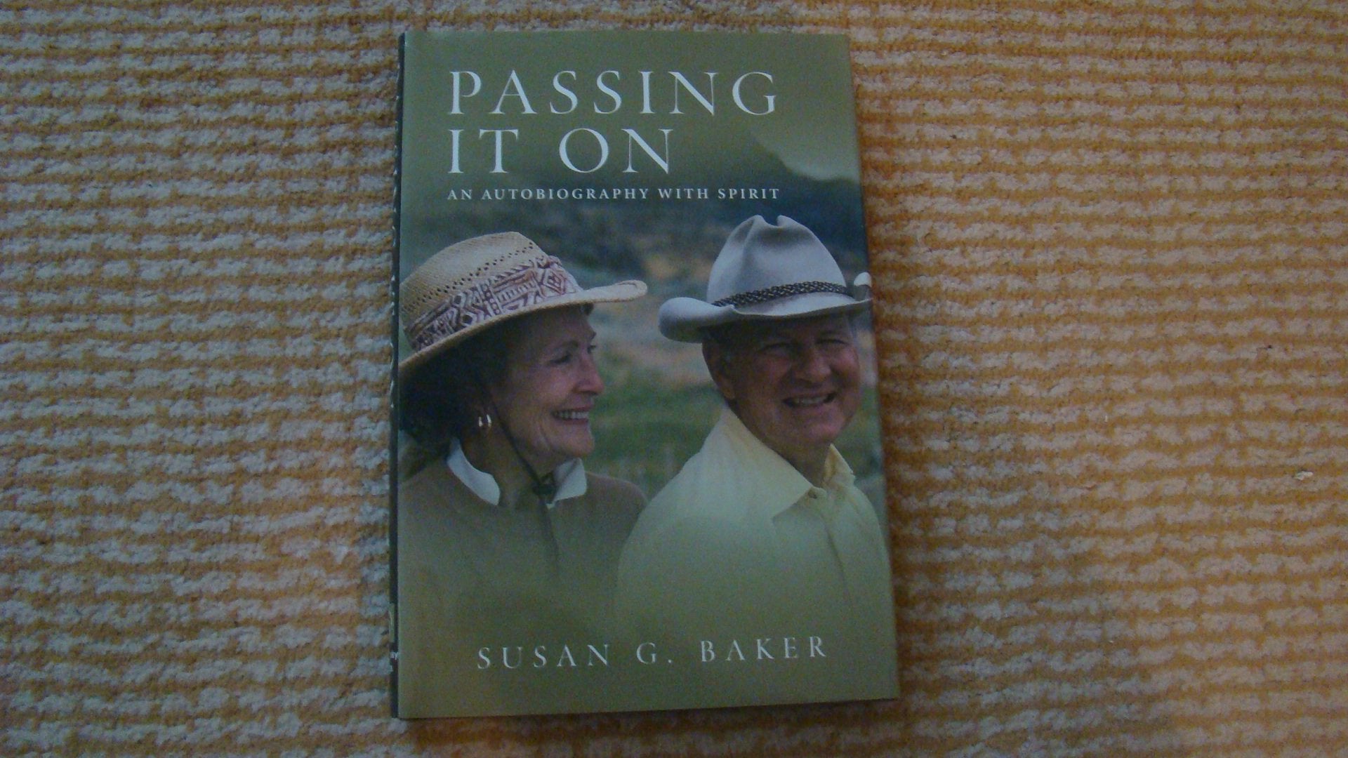 Passing it On: An Autobiography with Spirit,Used