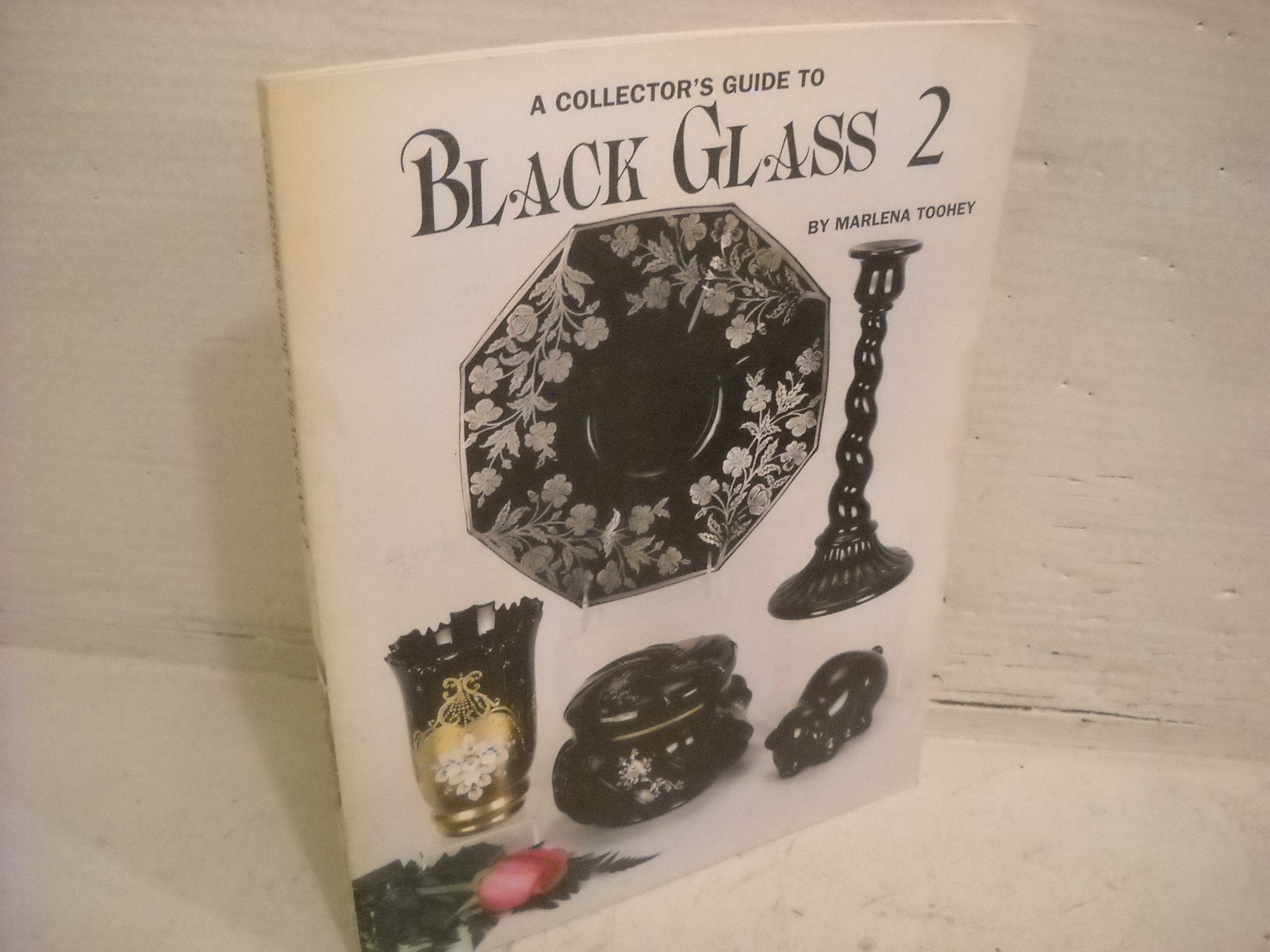 A Collector's Guide to Black Glass 2,Used