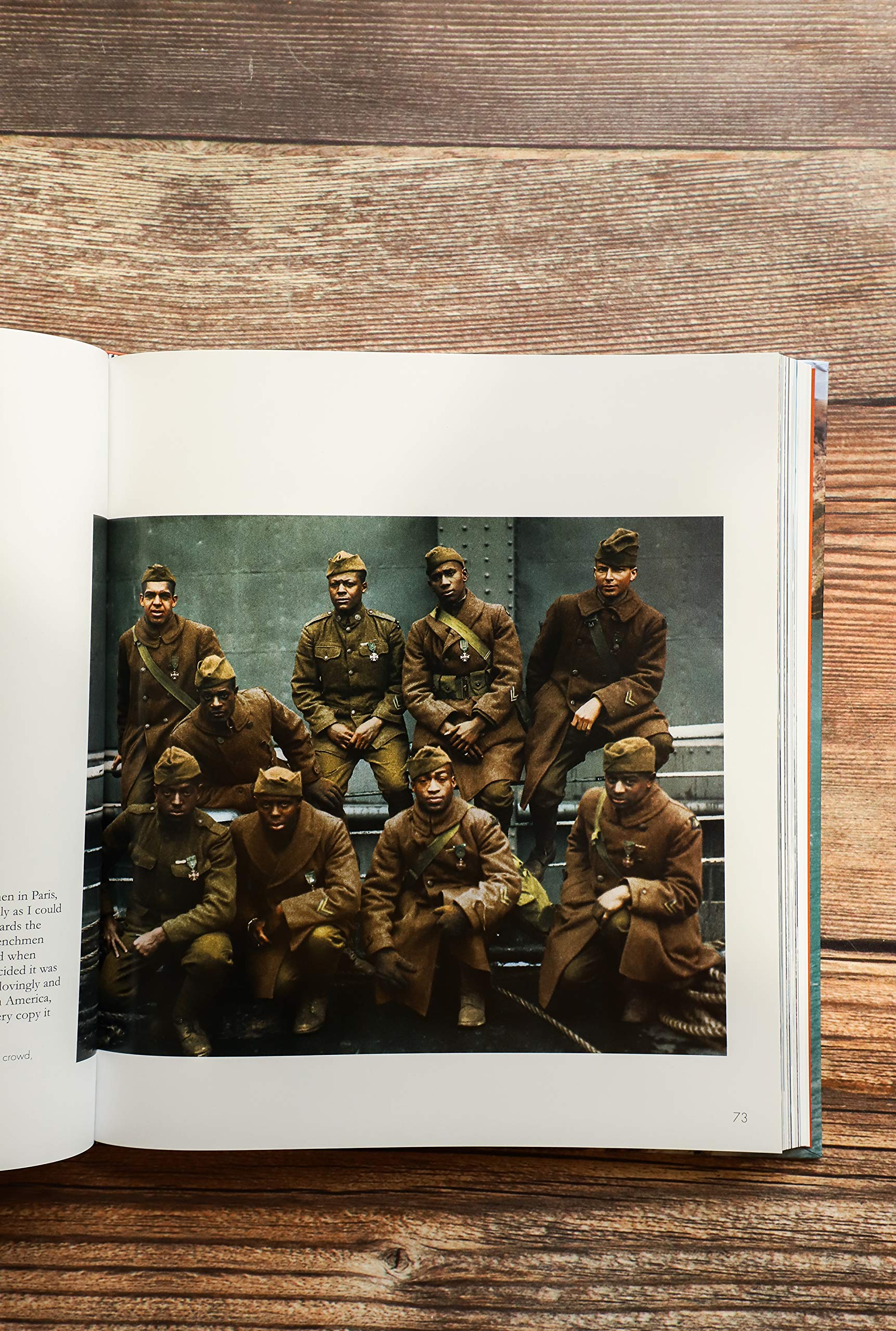 History as They Saw It: Iconic Moments from the Past in Color,New