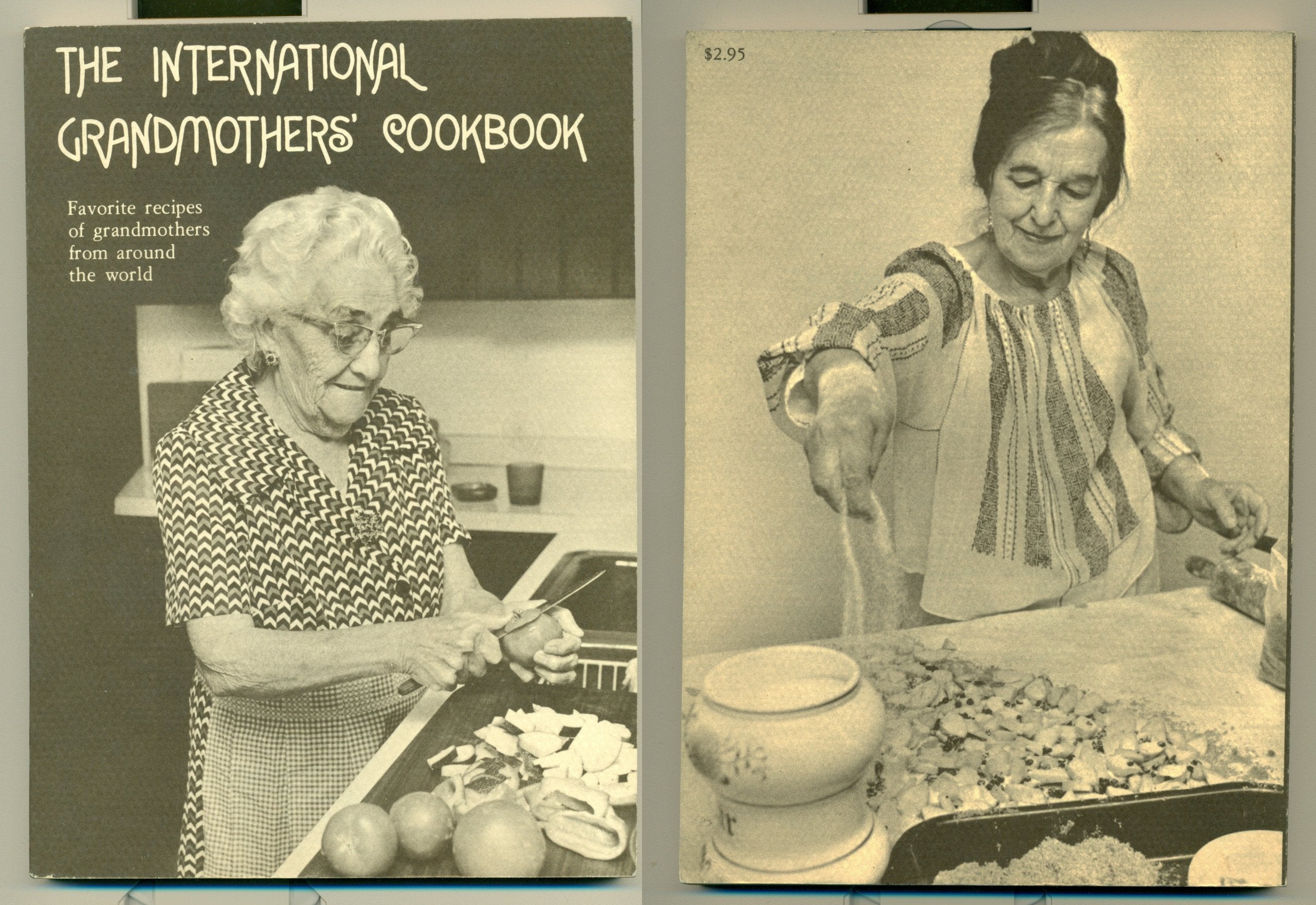 The International Grandmothers' Cookbook (Favorite Recipes Of Grandmothers From Around The World),Used